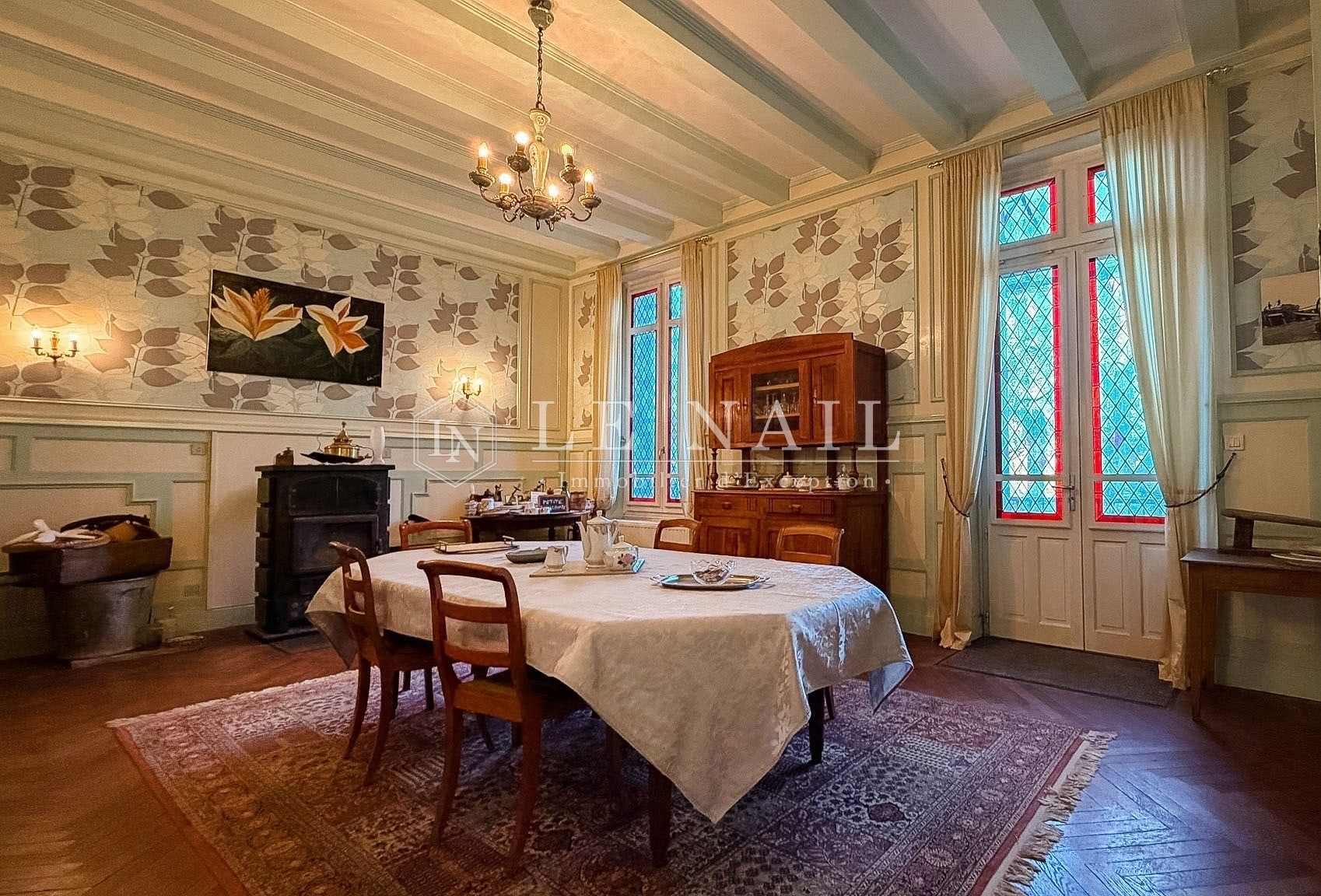 maison de maître 15 pièces en vente à LOUDUN (86200)