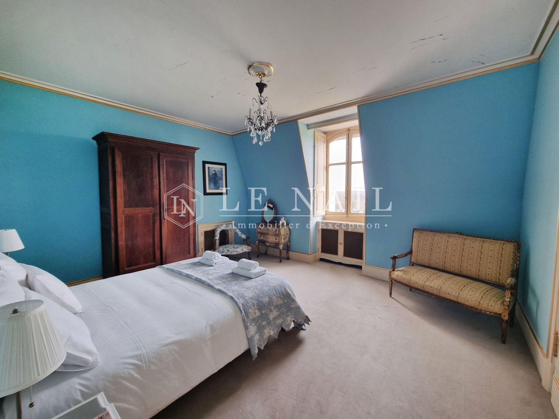townhouse 13 rooms for sale on LOCHES (37600)