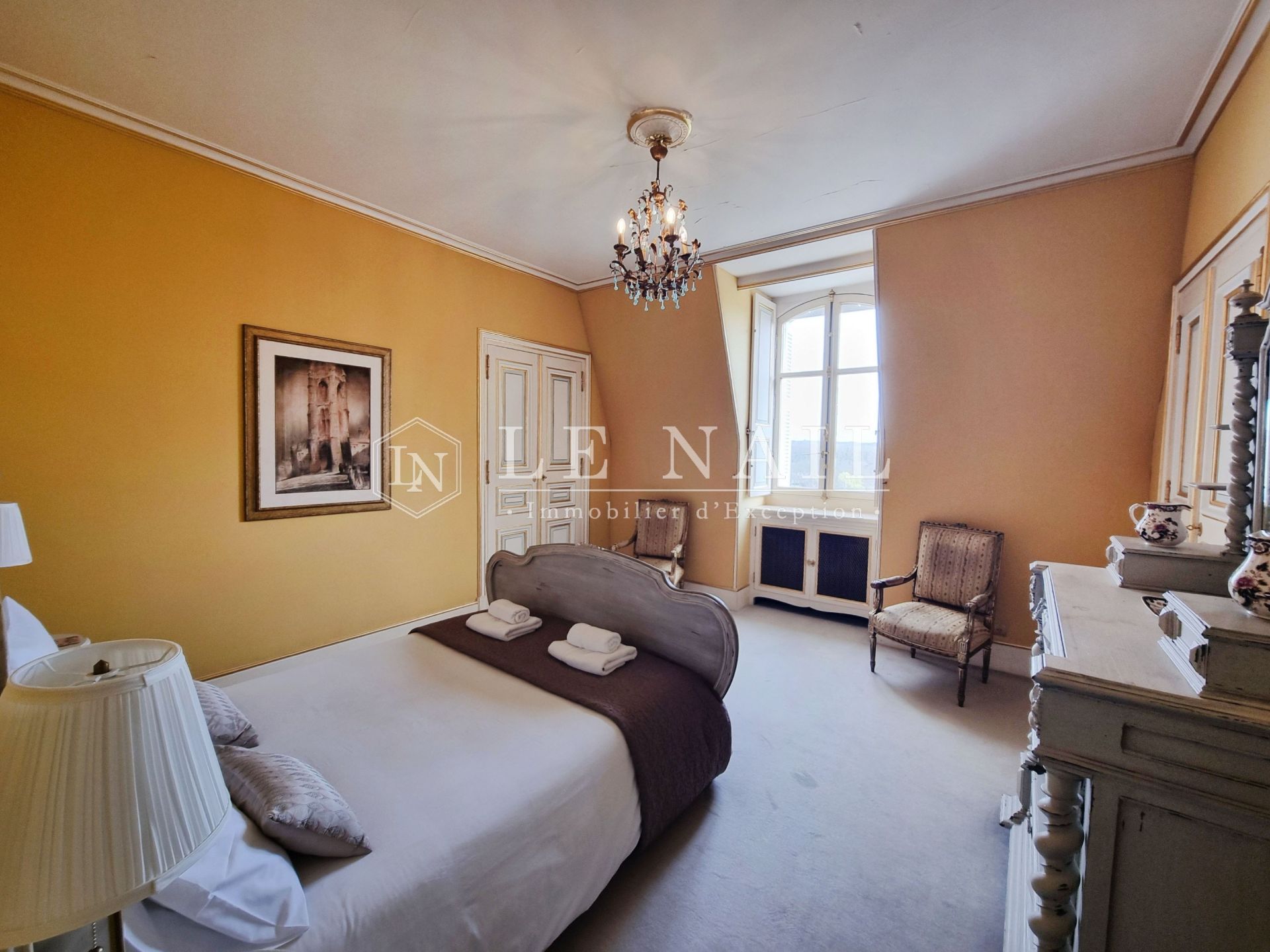 townhouse 13 rooms for sale on LOCHES (37600)