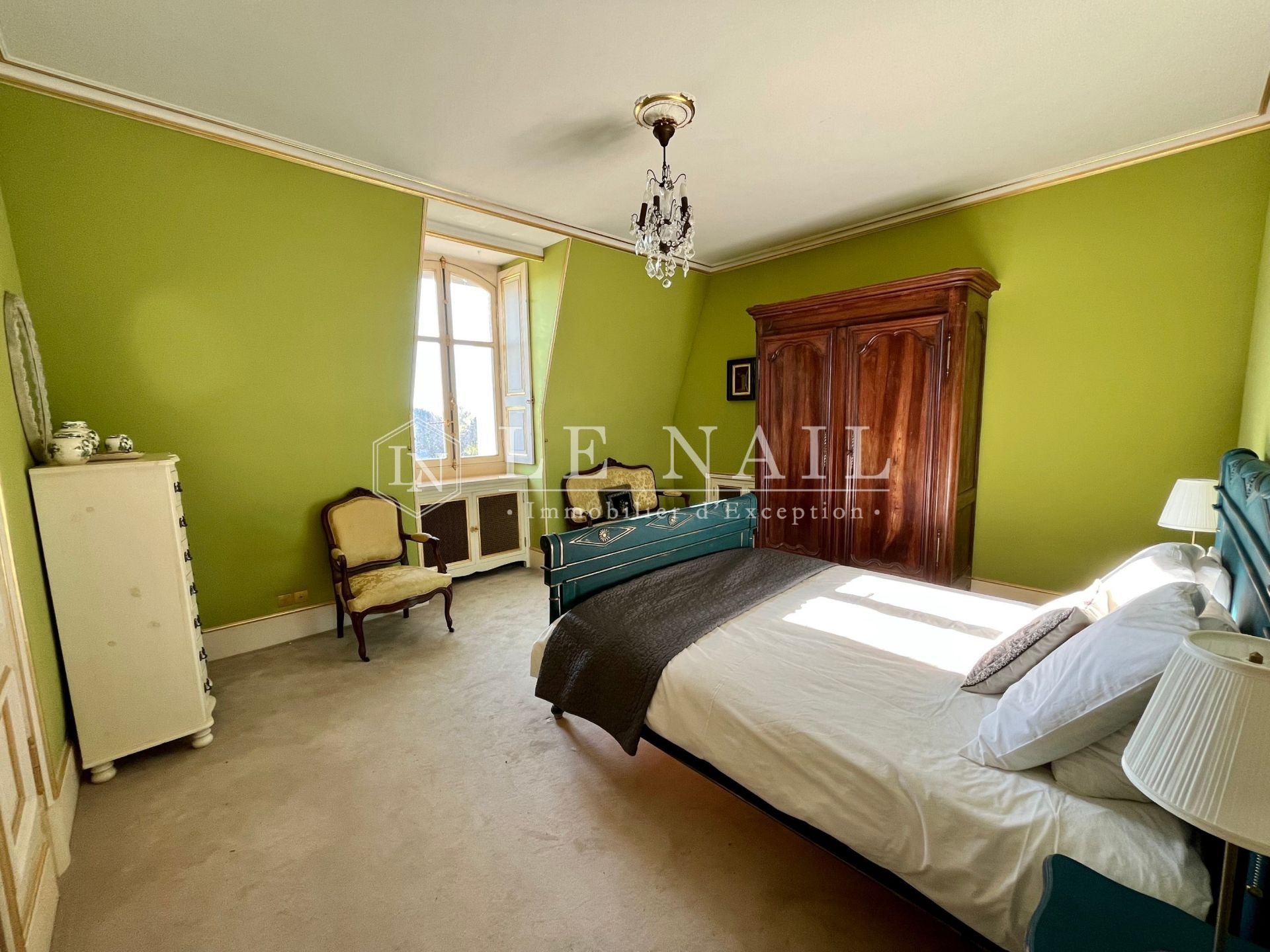 townhouse 13 rooms for sale on LOCHES (37600)