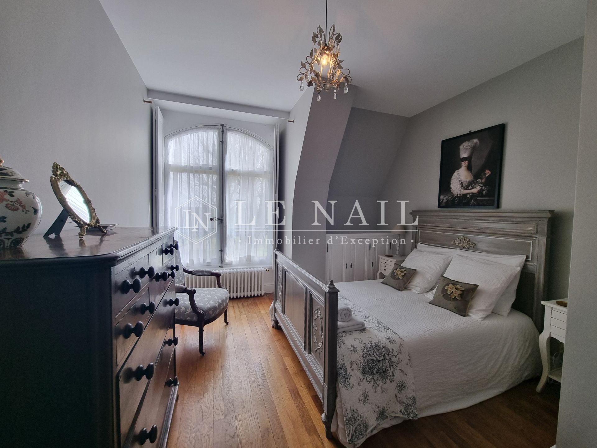 townhouse 13 rooms for sale on LOCHES (37600)