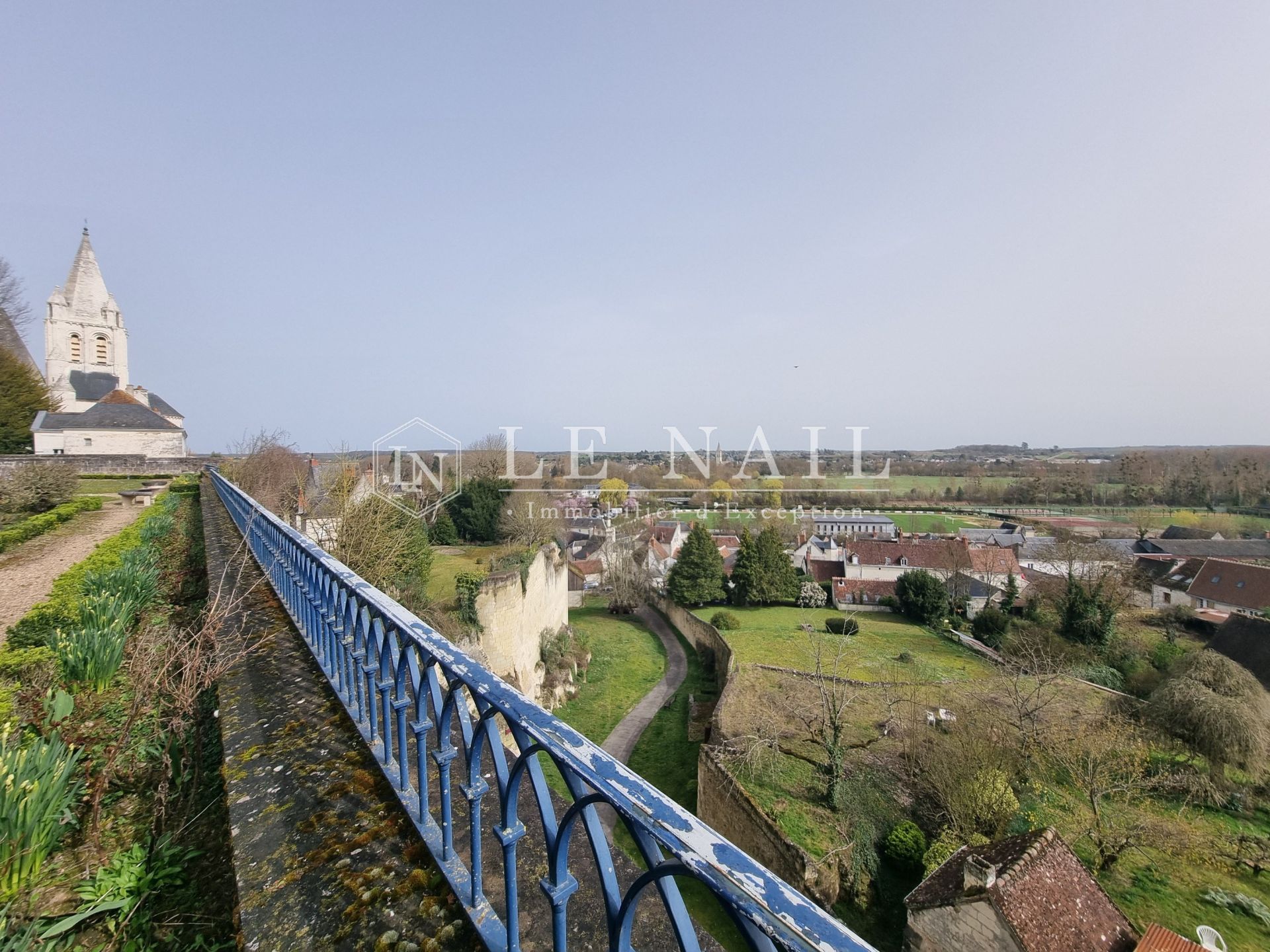 townhouse 13 rooms for sale on LOCHES (37600)