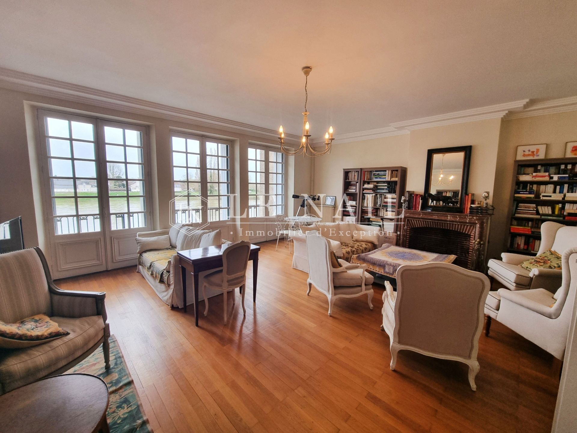 townhouse 7 rooms for sale on AMBOISE (37400)