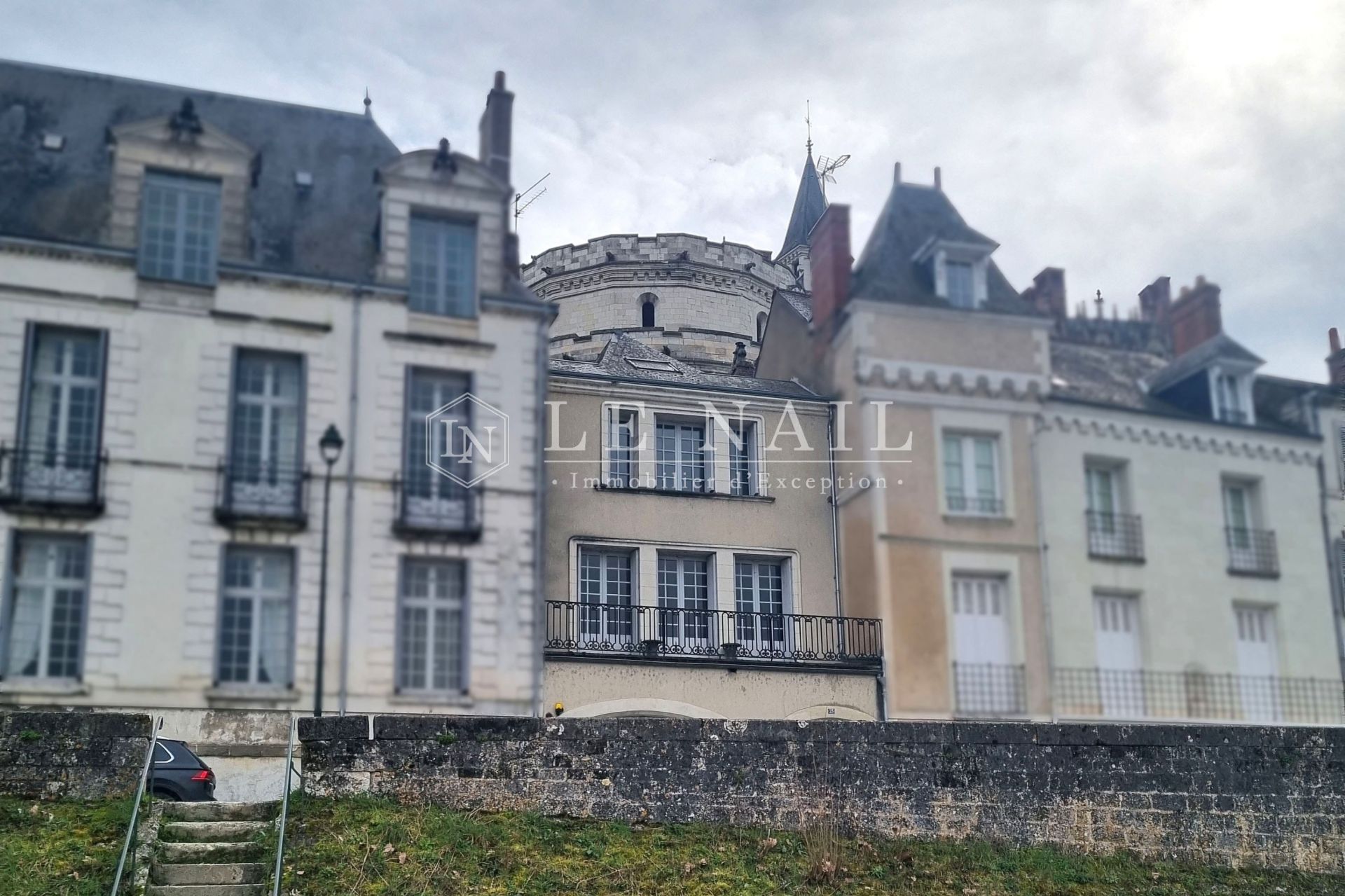 townhouse 7 rooms for sale on AMBOISE (37400)