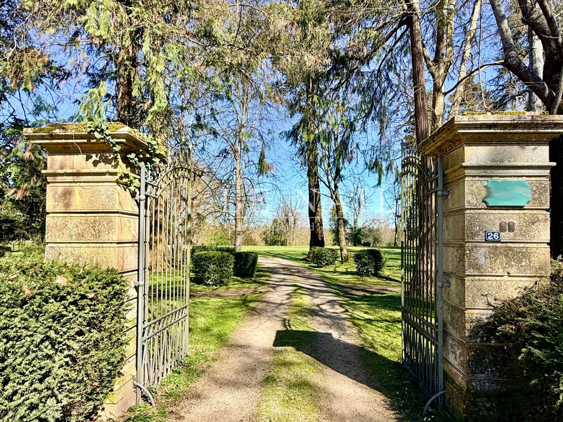 castle 18 rooms for sale on BERGERAC (24100)