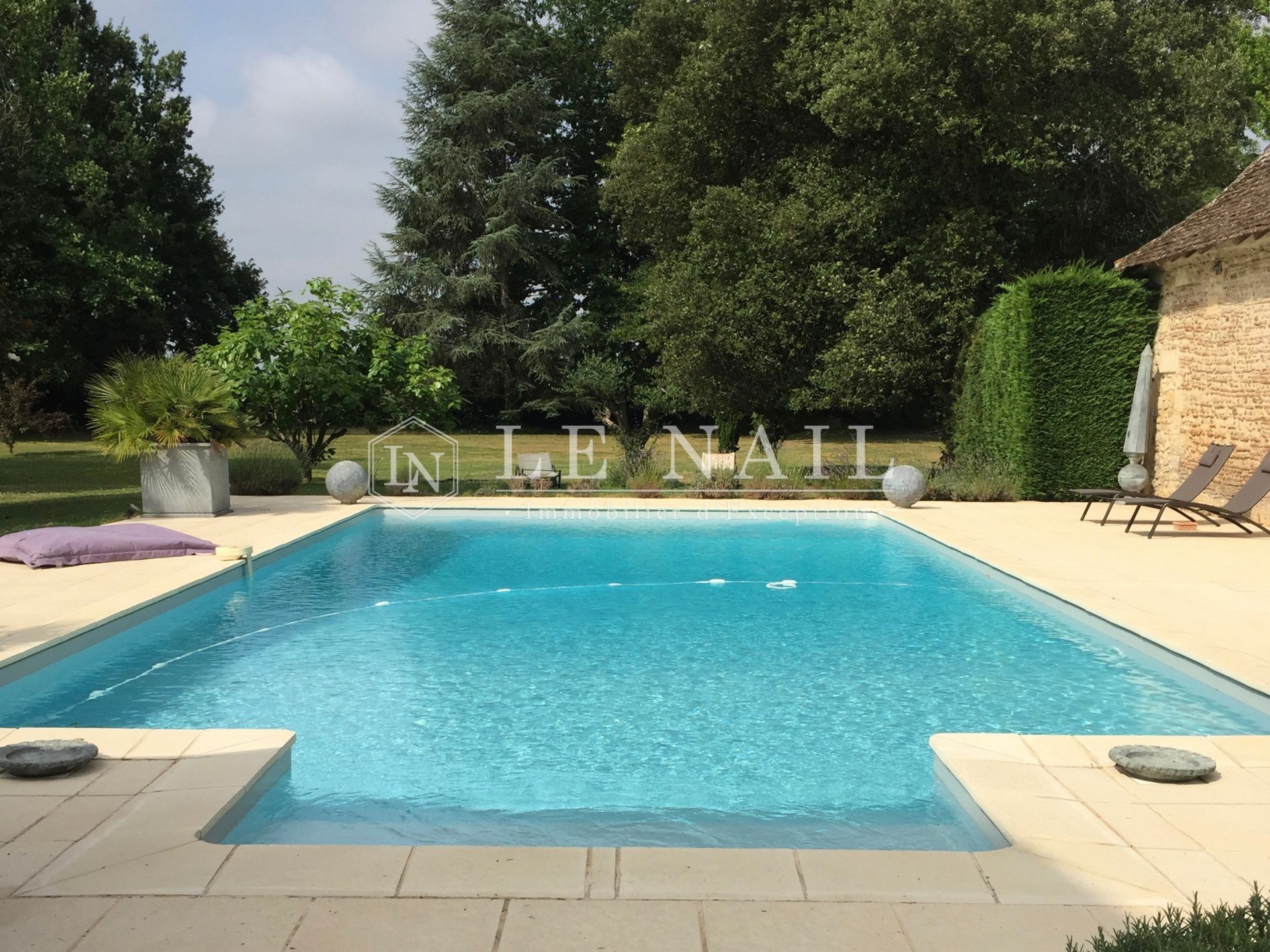 castle 18 rooms for sale on BERGERAC (24100)