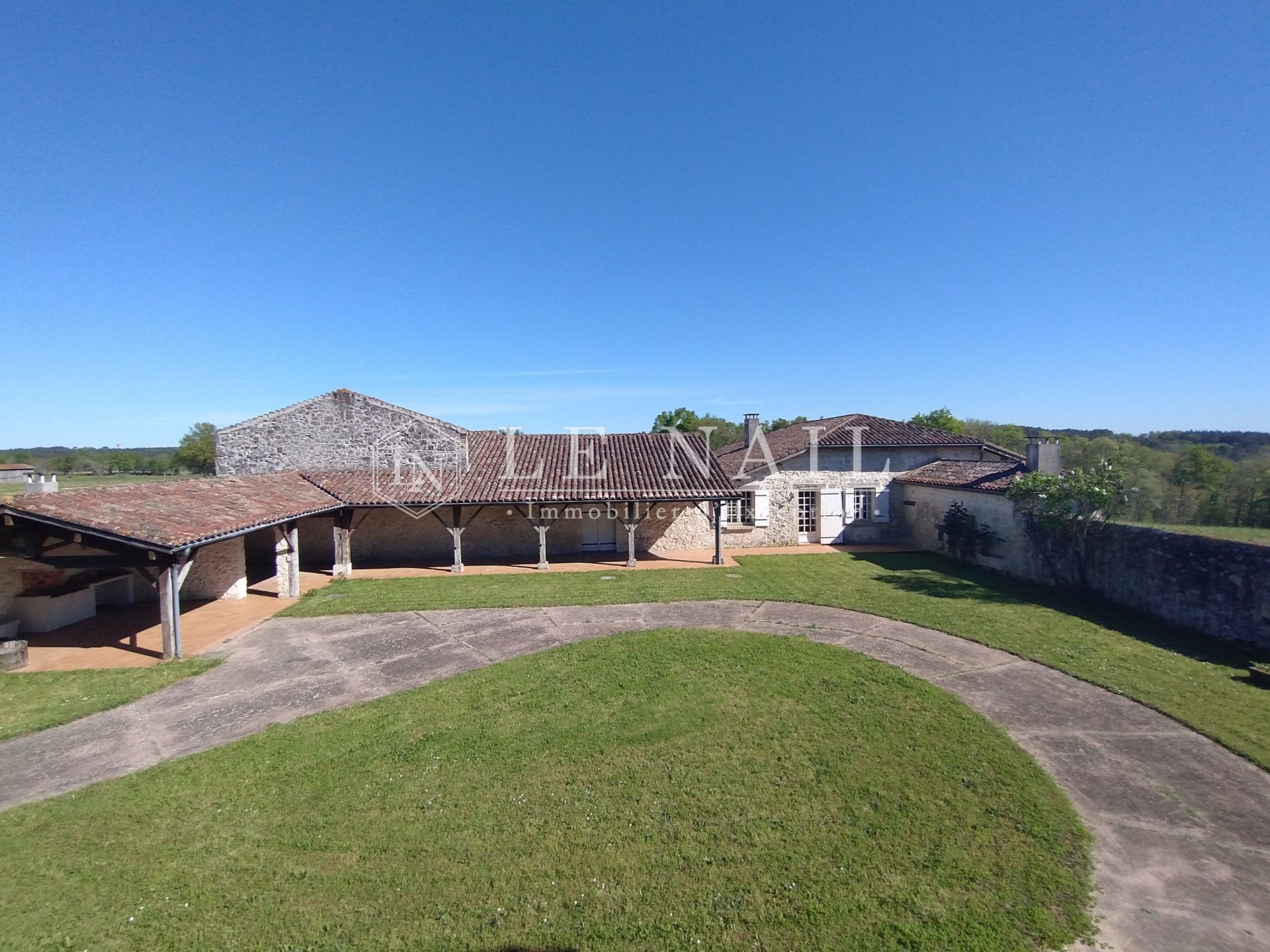 property 30 rooms for sale on BORDEAUX (33000)