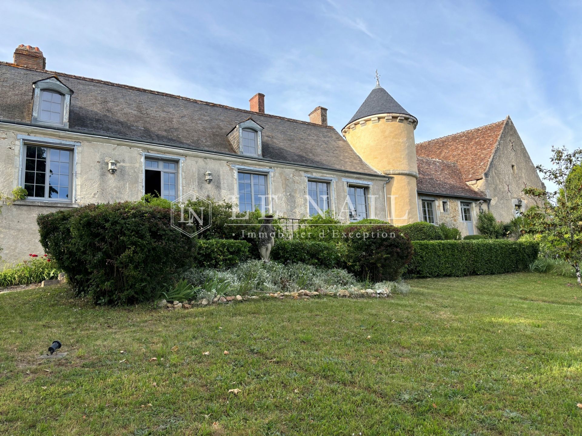 manoir 13 pièces en vente à AZAY LE RIDEAU (37190)