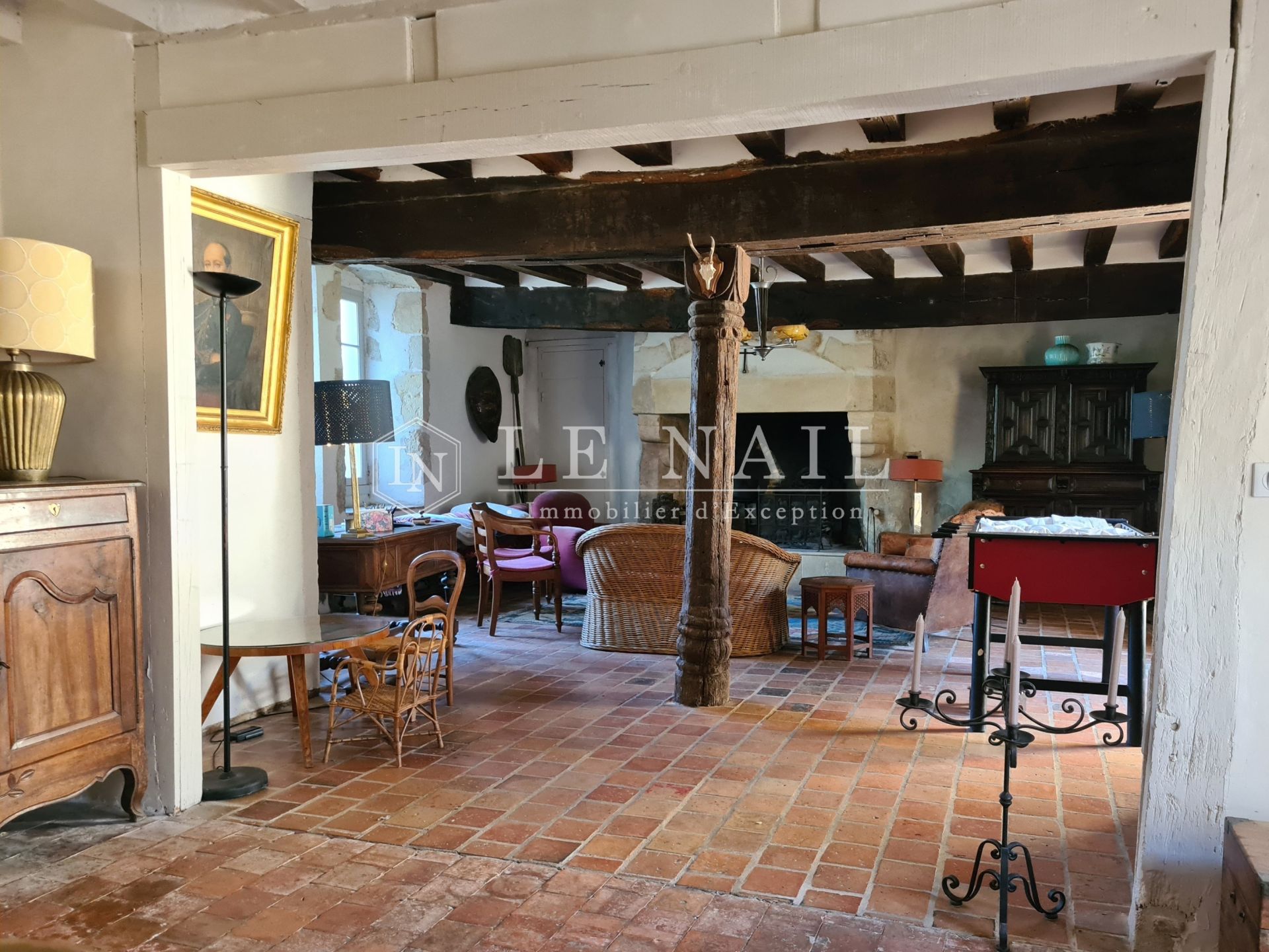 manoir 11 pièces en vente à SABLE SUR SARTHE (72300)