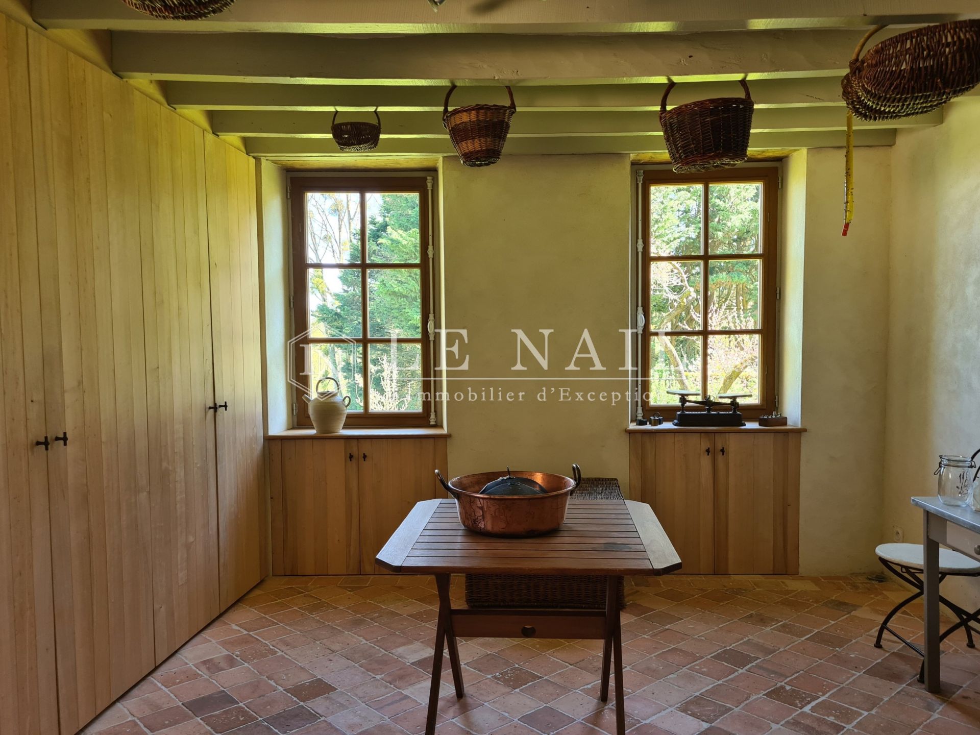 manoir 11 pièces en vente à SABLE SUR SARTHE (72300)