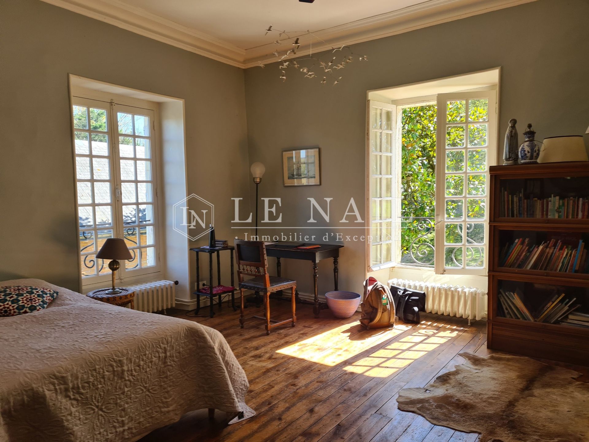 manoir 11 pièces en vente à SABLE SUR SARTHE (72300)