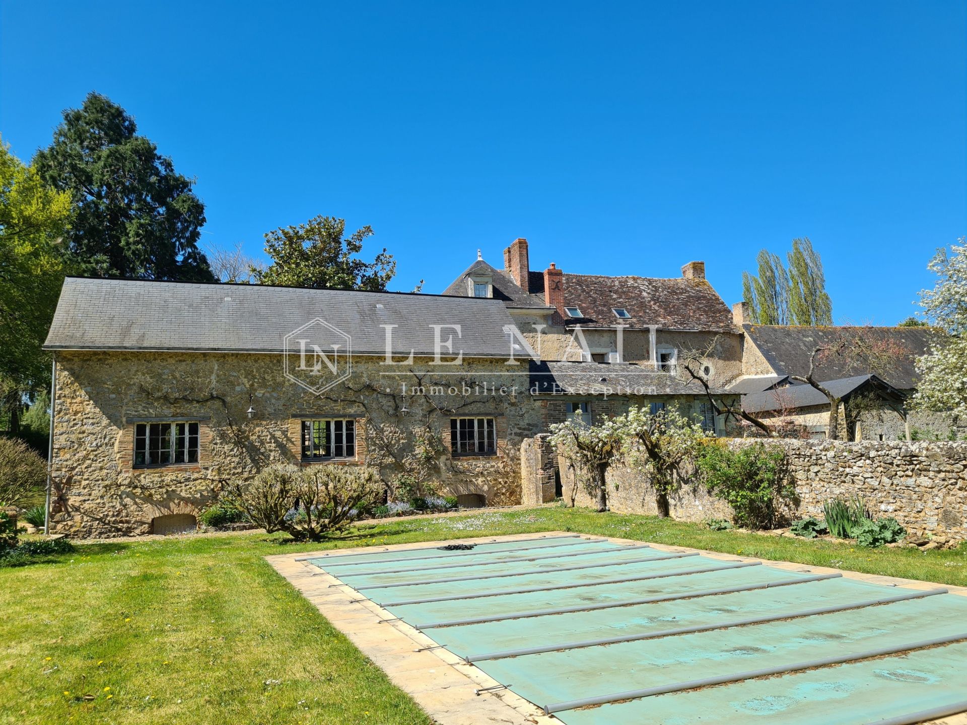manor house 11 rooms for sale on SABLE SUR SARTHE (72300)