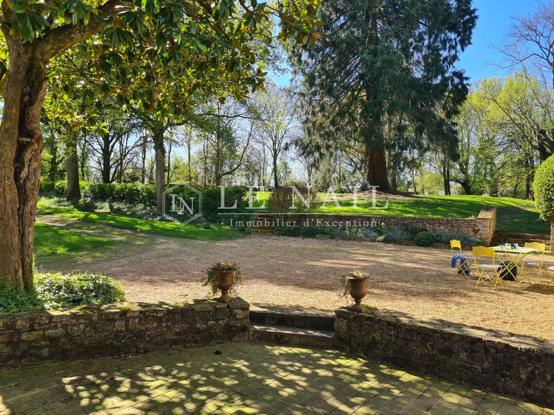 manoir 11 pièces en vente à SABLE SUR SARTHE (72300)