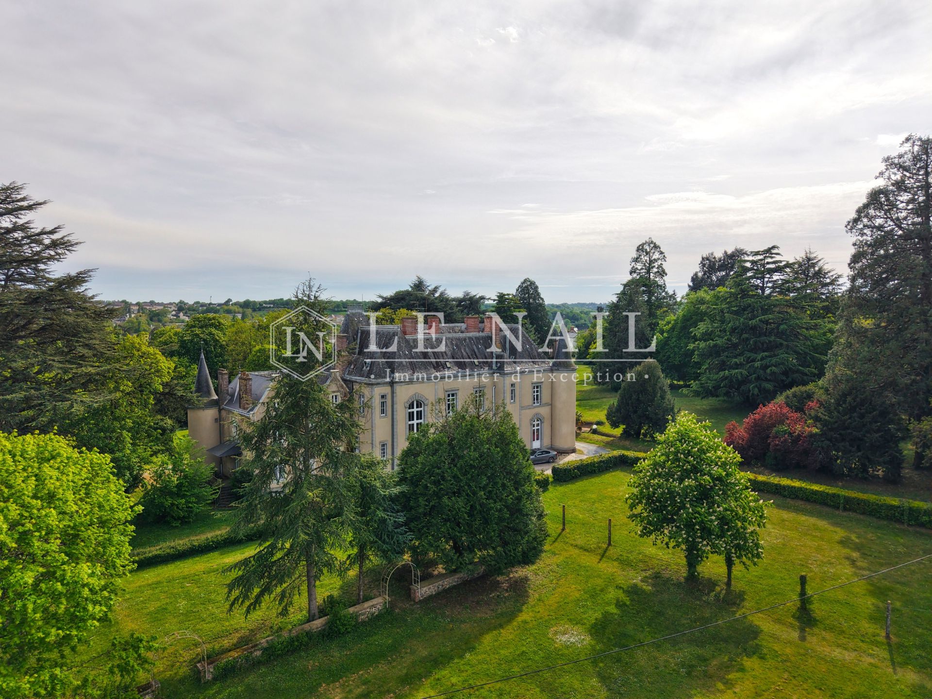 château 19 pièces en vente à LAVAL (53000)