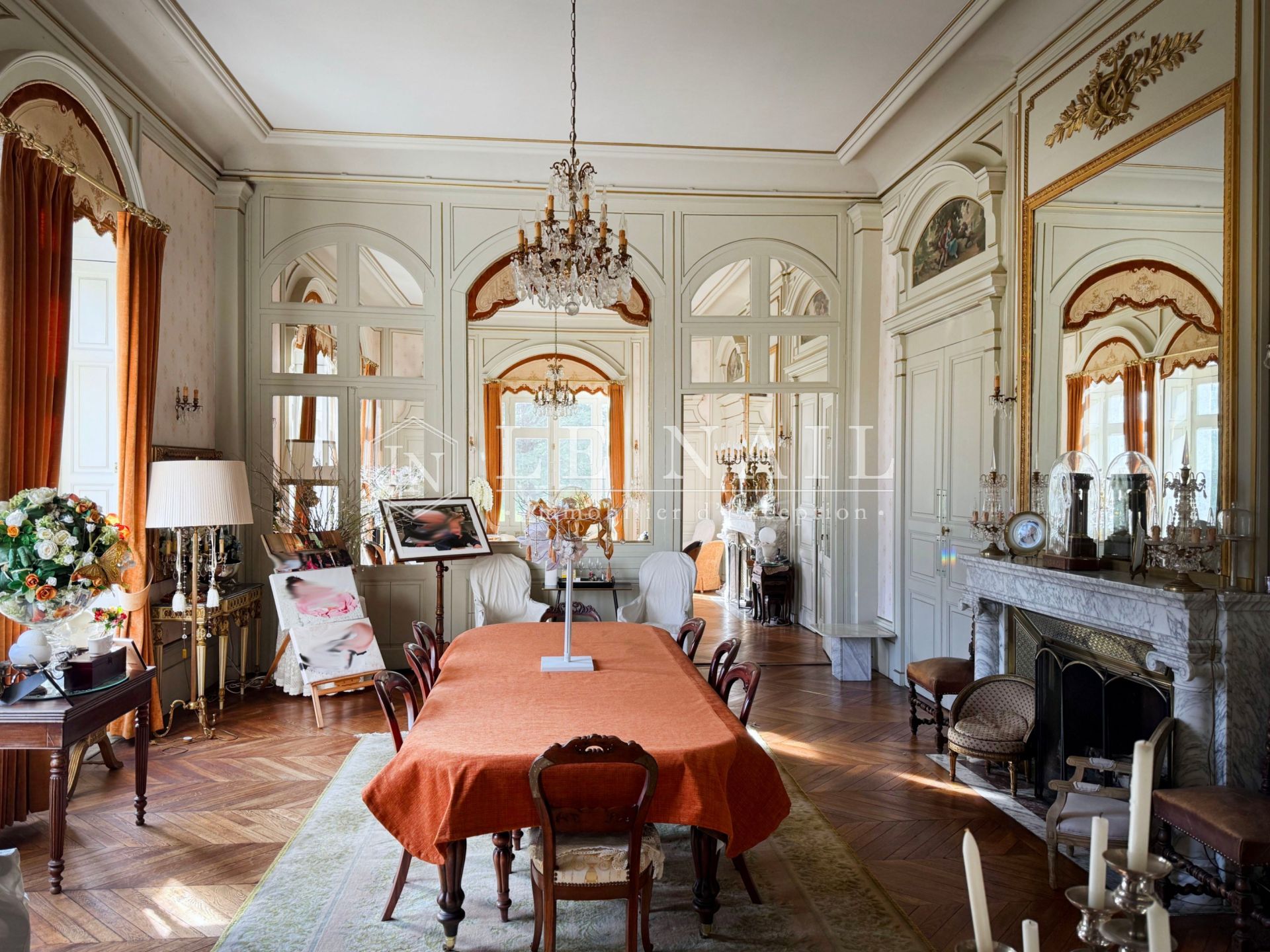 castle 19 rooms for sale on LAVAL (53000)