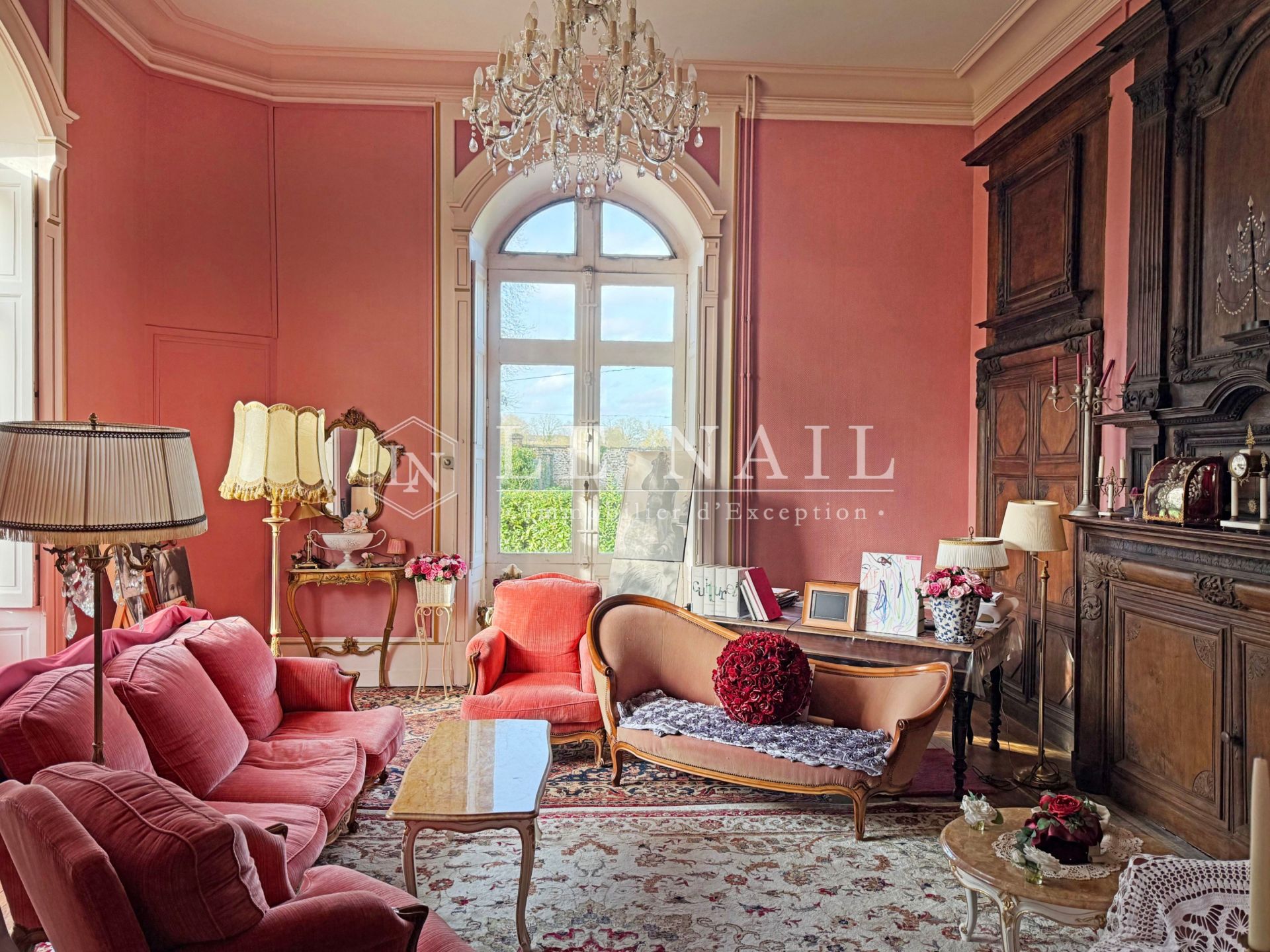 castle 19 rooms for sale on LAVAL (53000)
