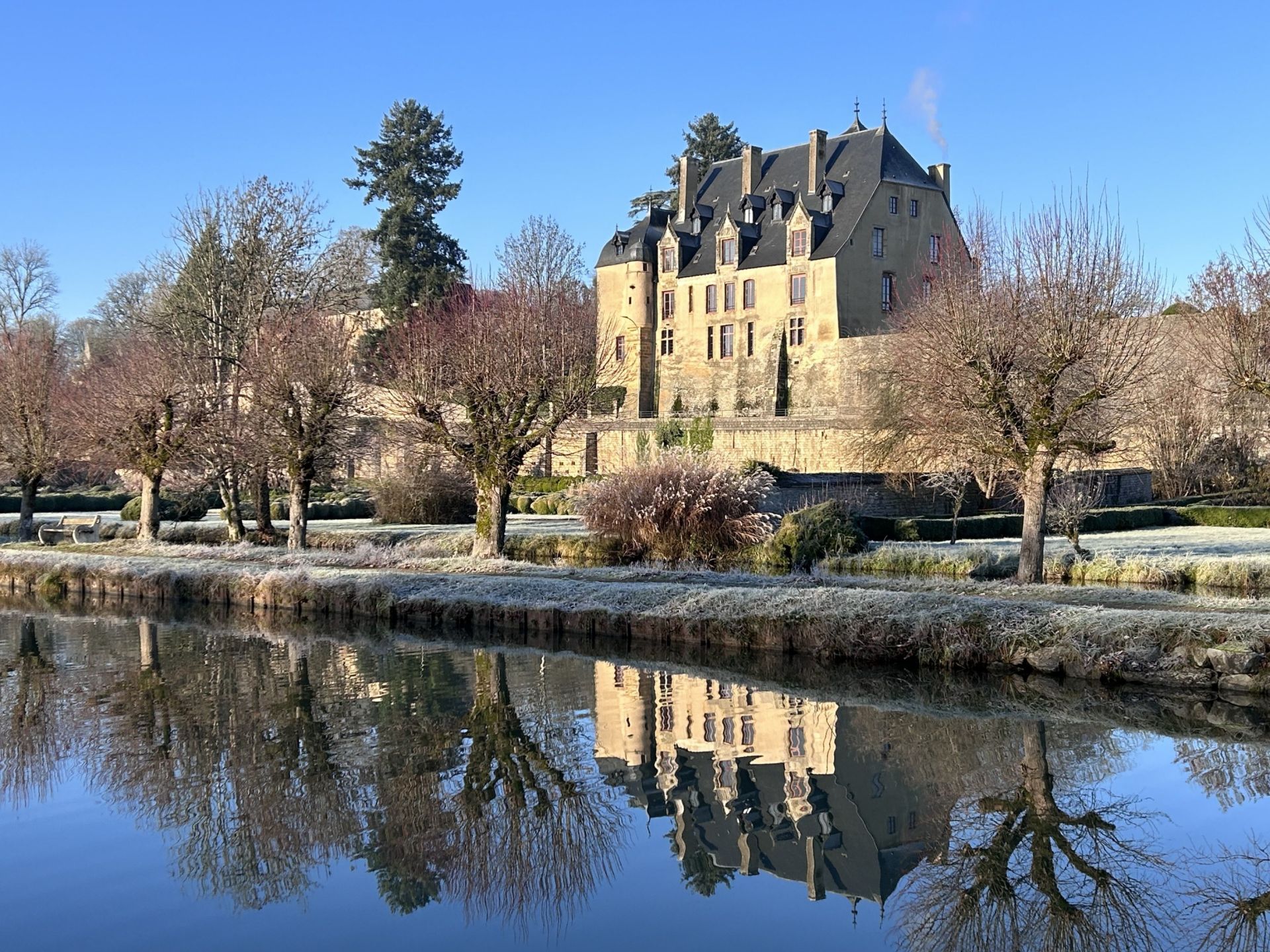 castle 36 rooms for sale on NEVERS (58000)