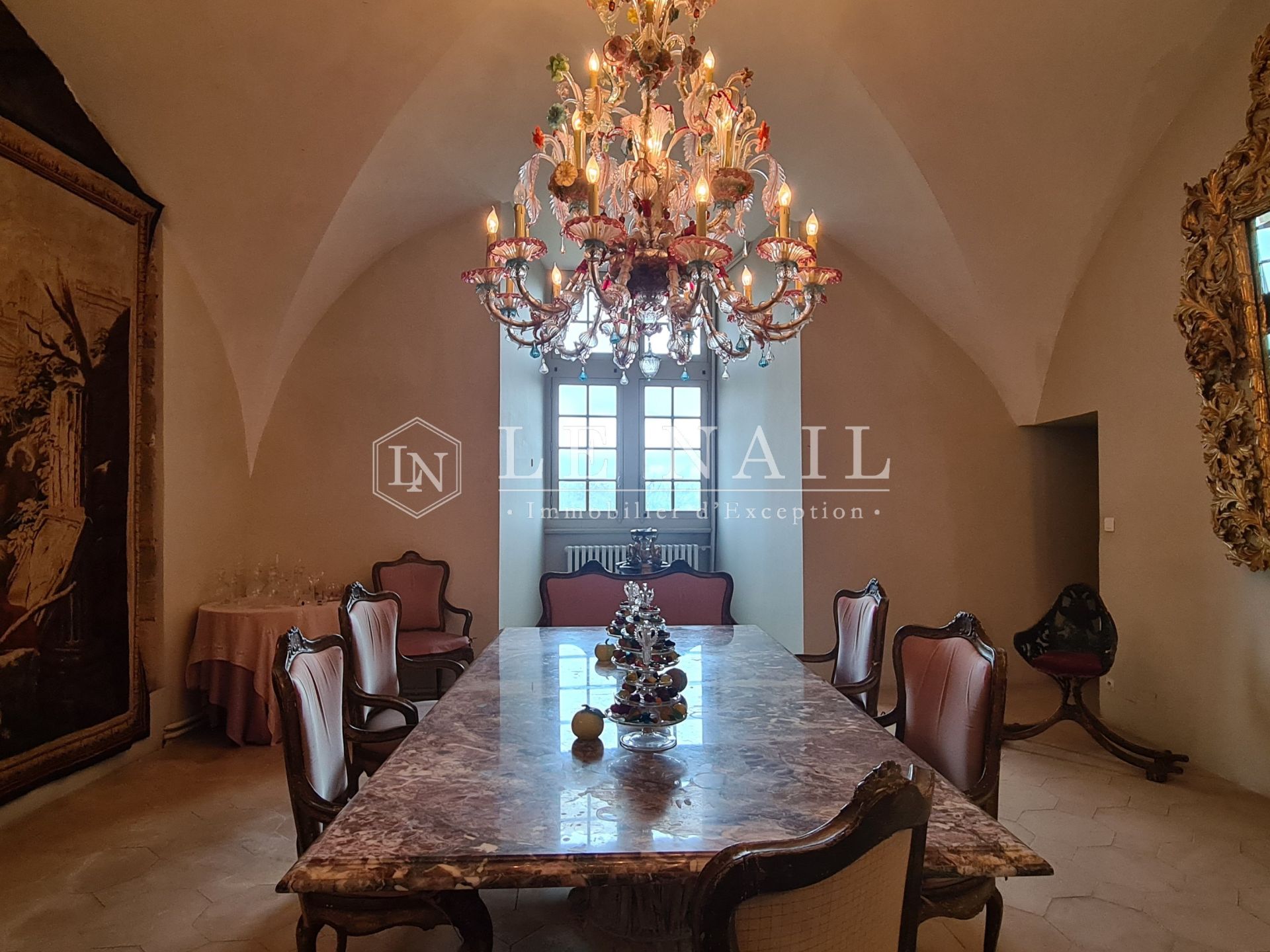 castle 36 rooms for sale on NEVERS (58000)
