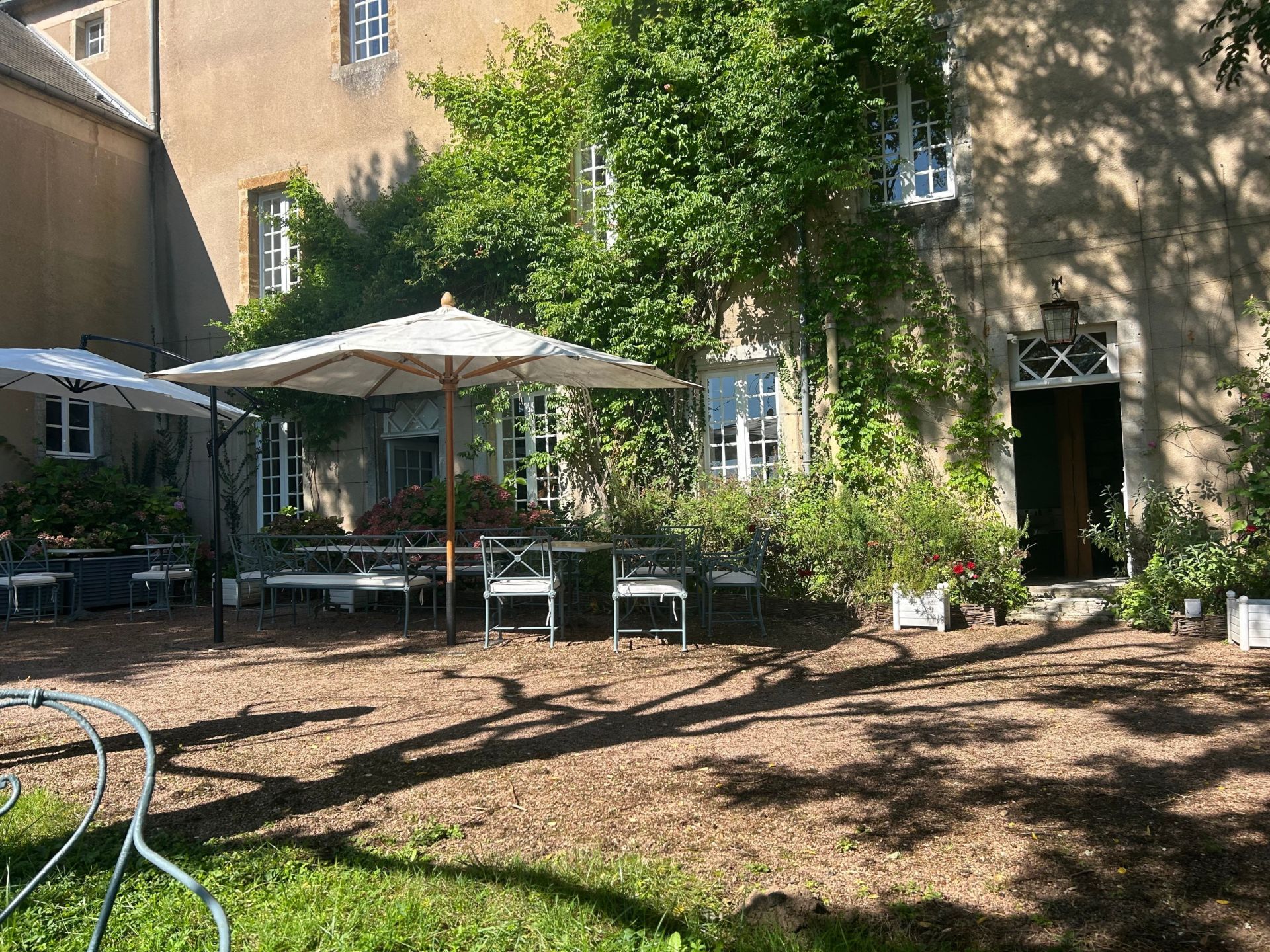 castle 36 rooms for sale on NEVERS (58000)