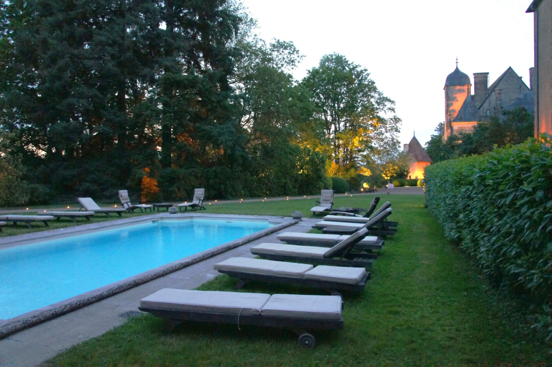 castle 36 rooms for sale on NEVERS (58000)