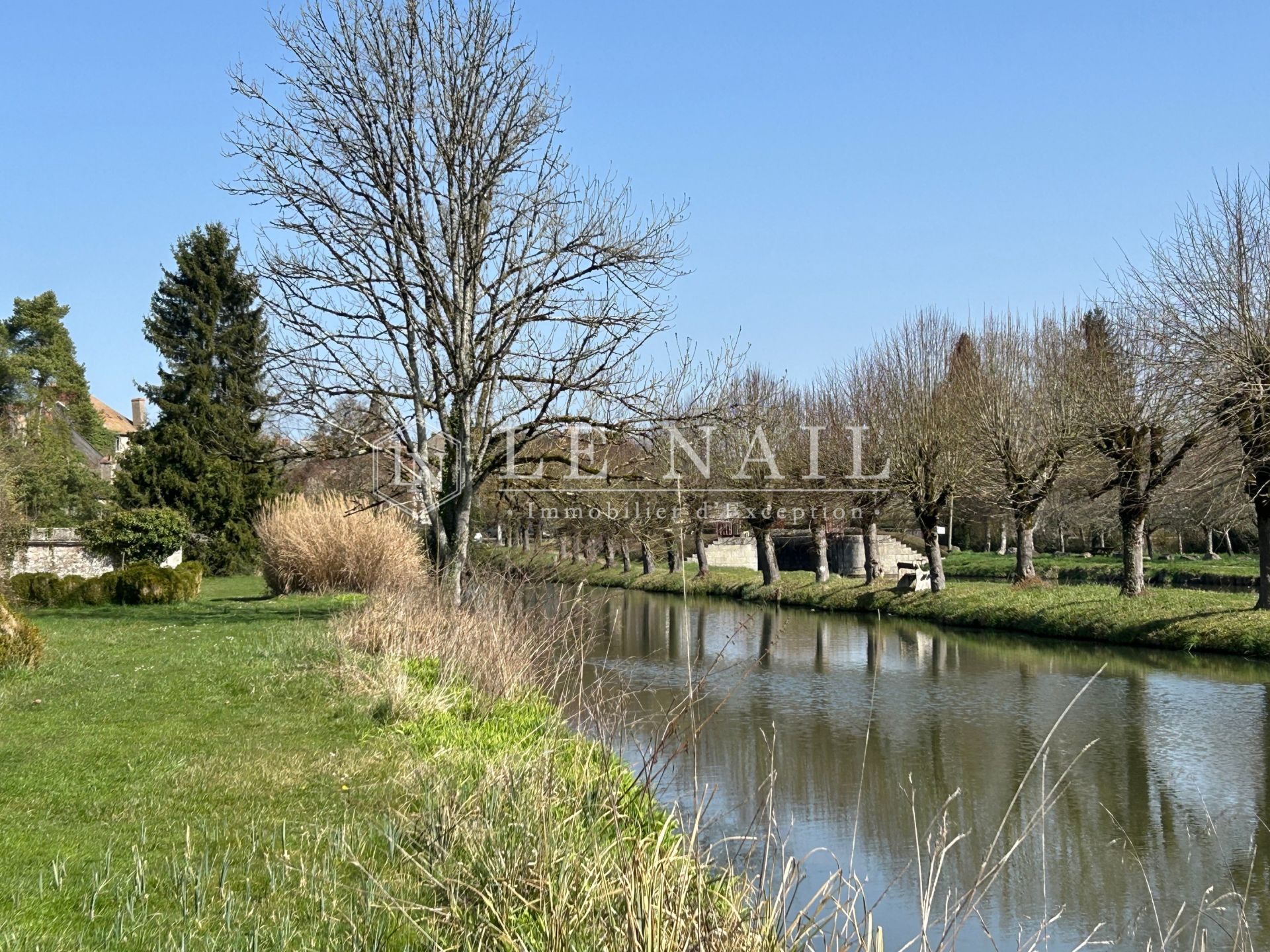 castle 36 rooms for sale on NEVERS (58000)