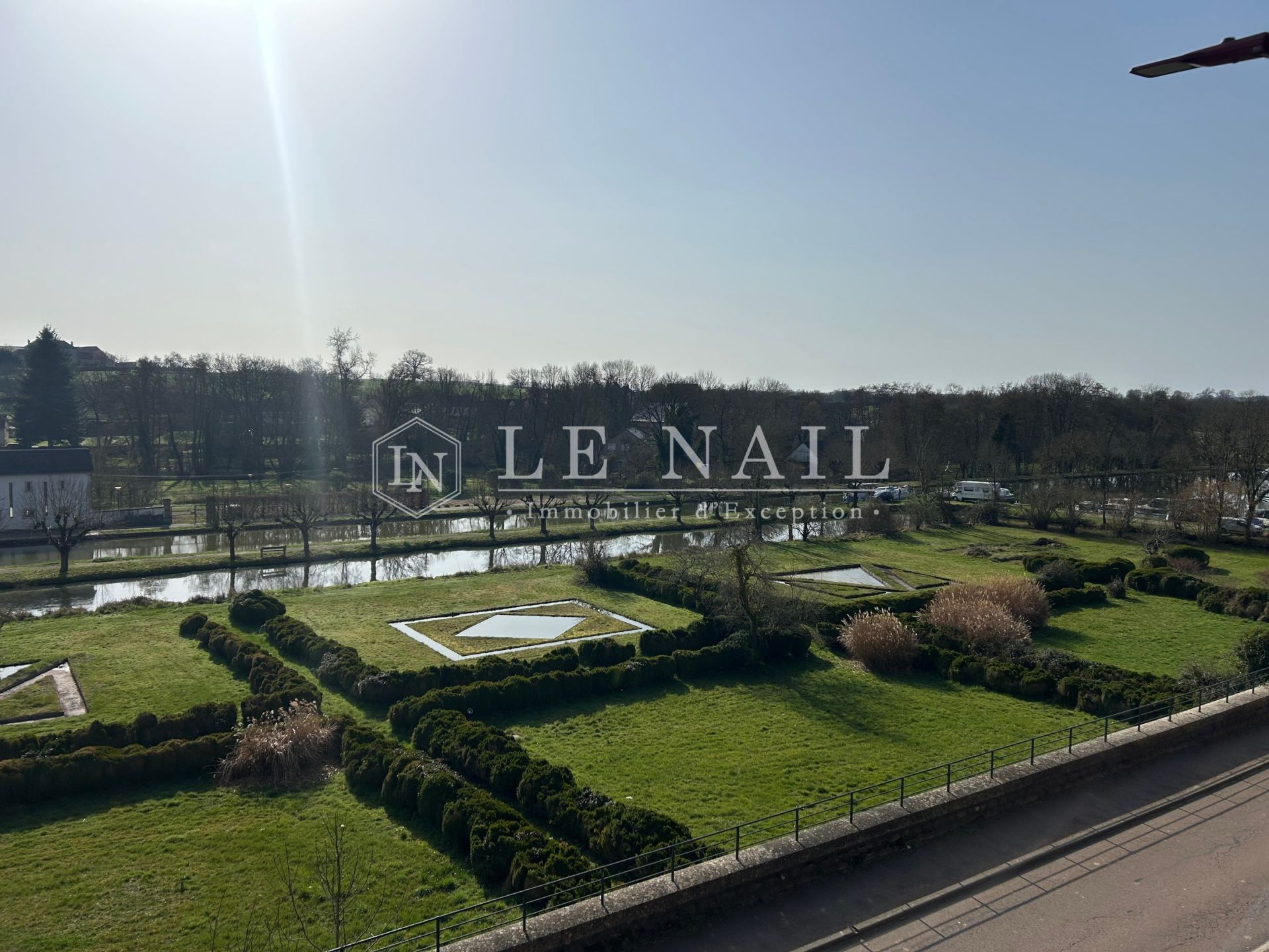 castle 36 rooms for sale on NEVERS (58000)