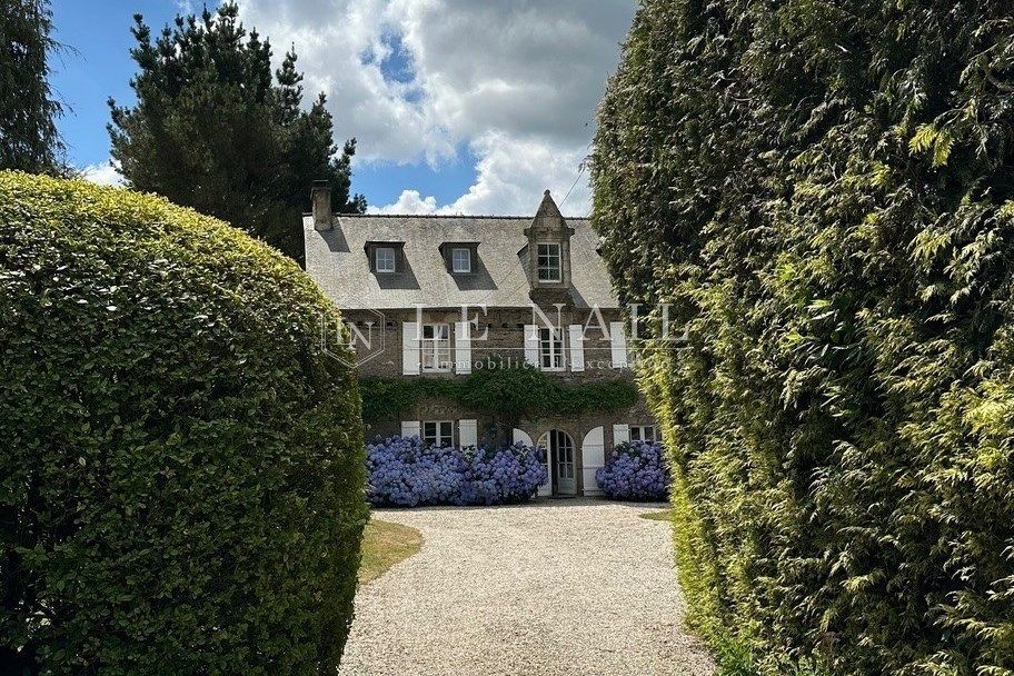 manoir 9 pièces en vente à PLOERMEL (56800)