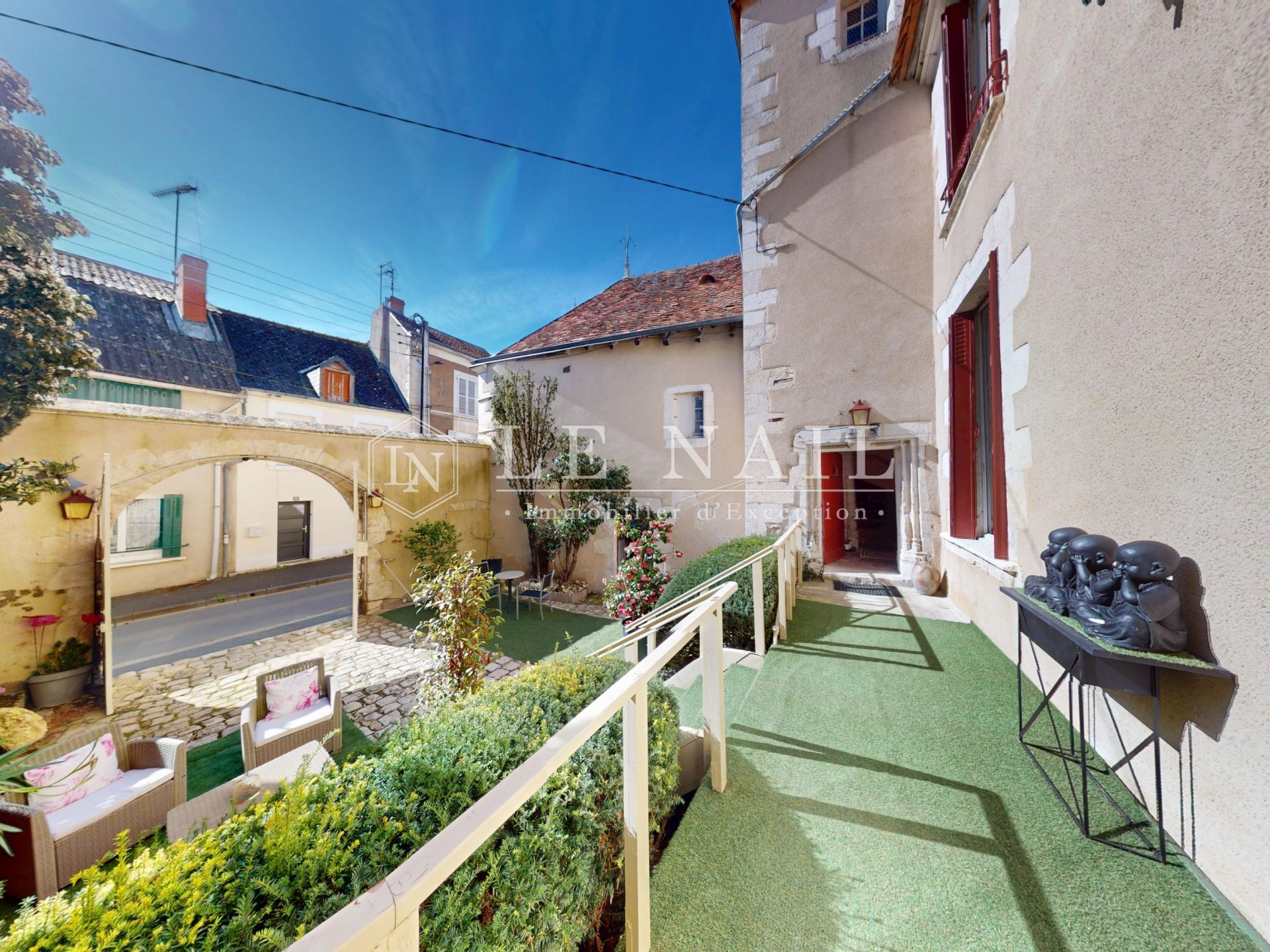 hôtel particulier 10 pièces en vente à ISSOUDUN (36100)