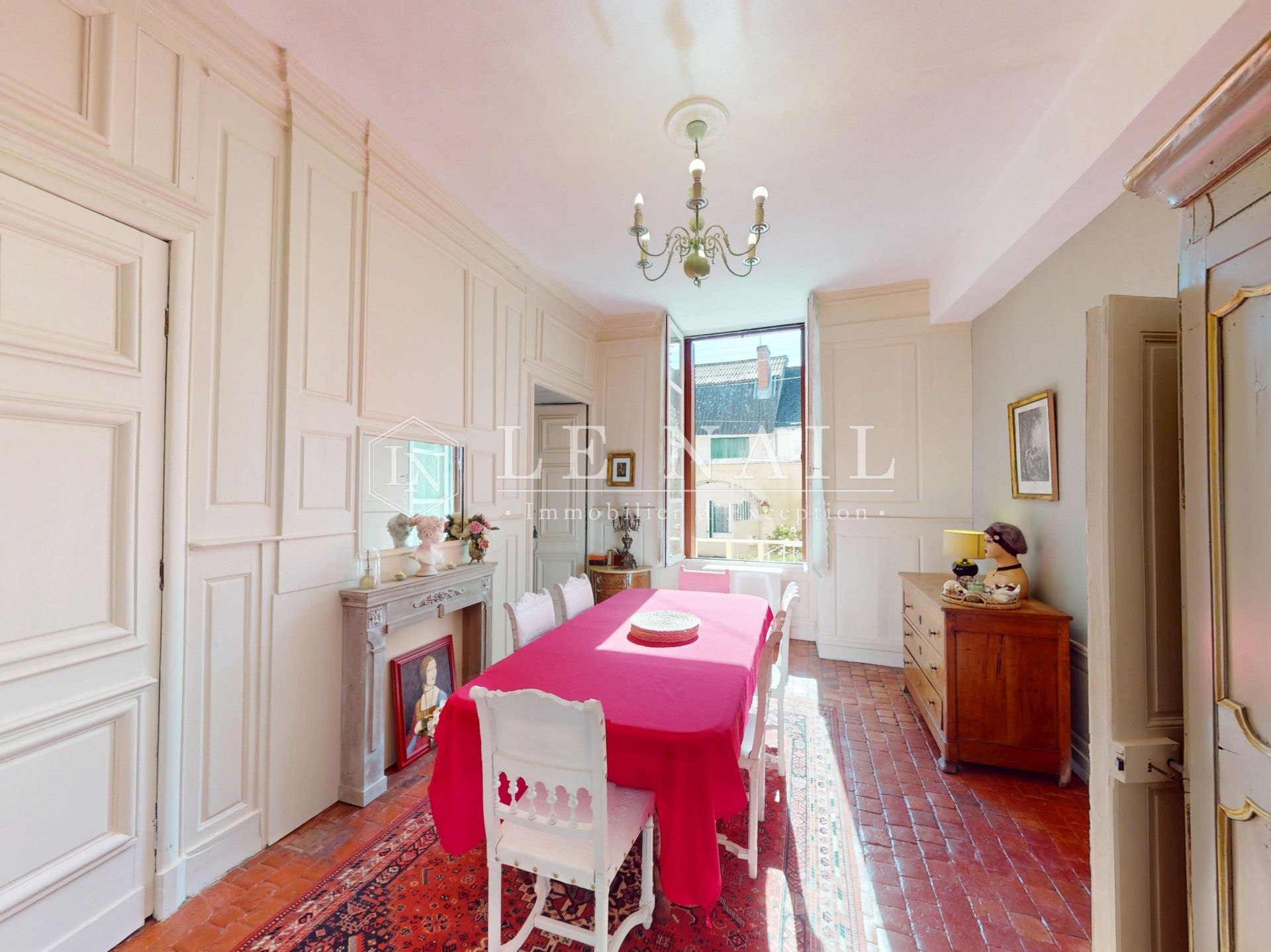 mansion (hôtel particulier) 10 rooms for sale on ISSOUDUN (36100)