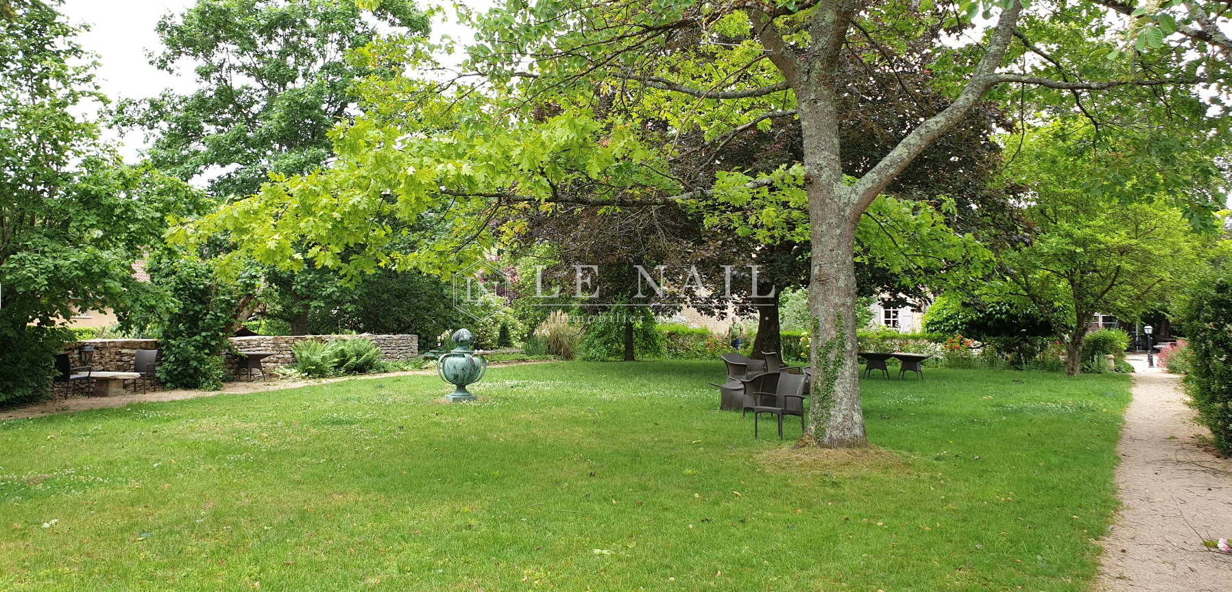 château 30 pièces en vente à MACON (71000)