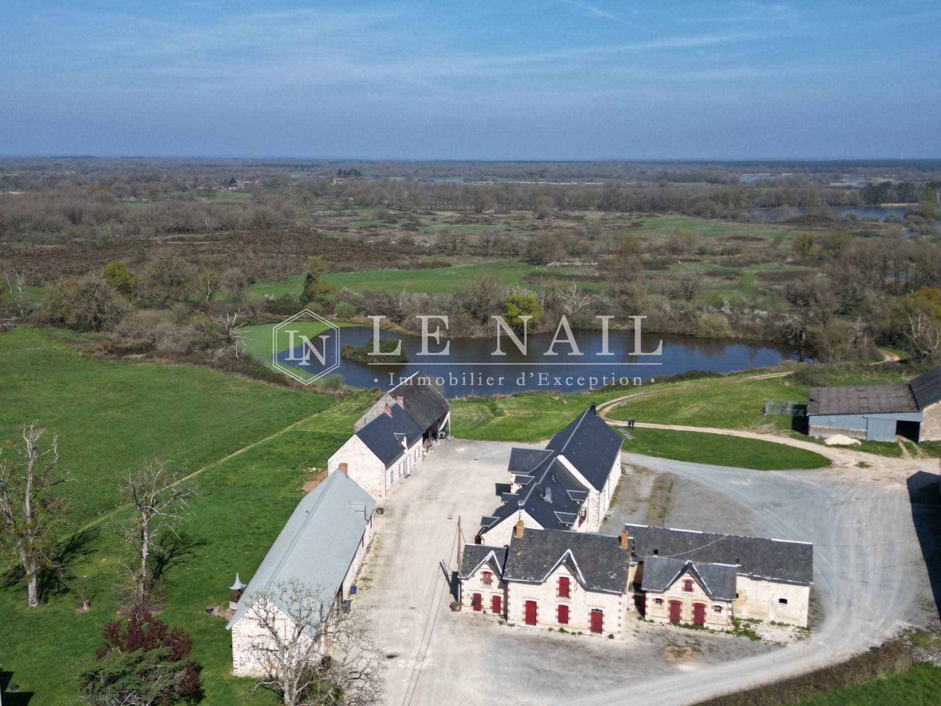 hunting estate 11 rooms for sale on CHATEAUROUX (36000)