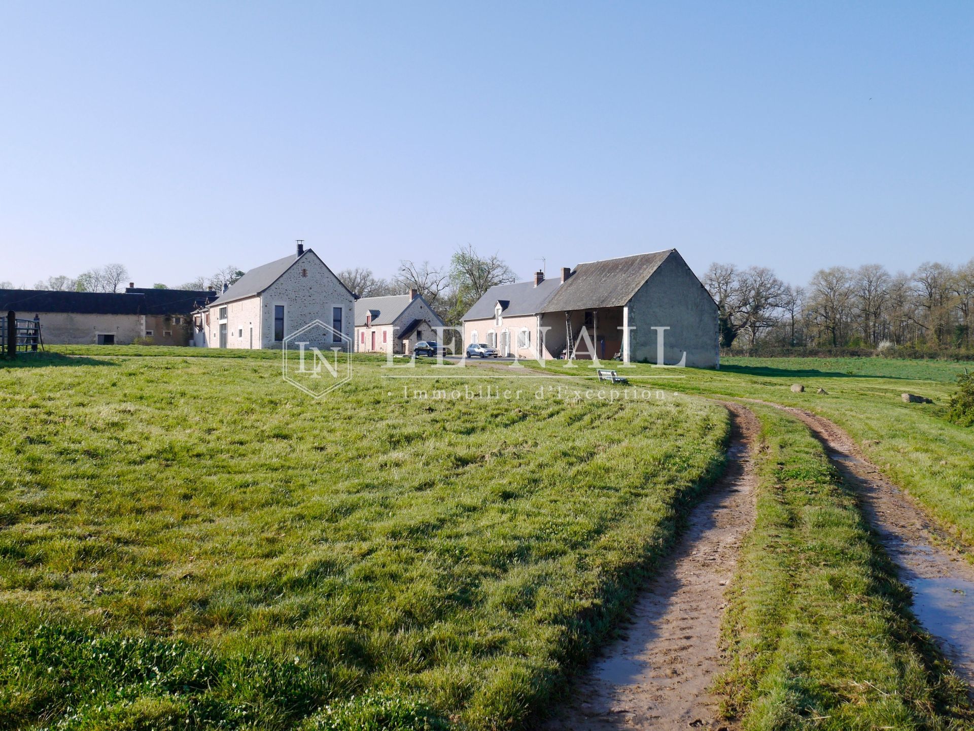 hunting estate 11 rooms for sale on CHATEAUROUX (36000)