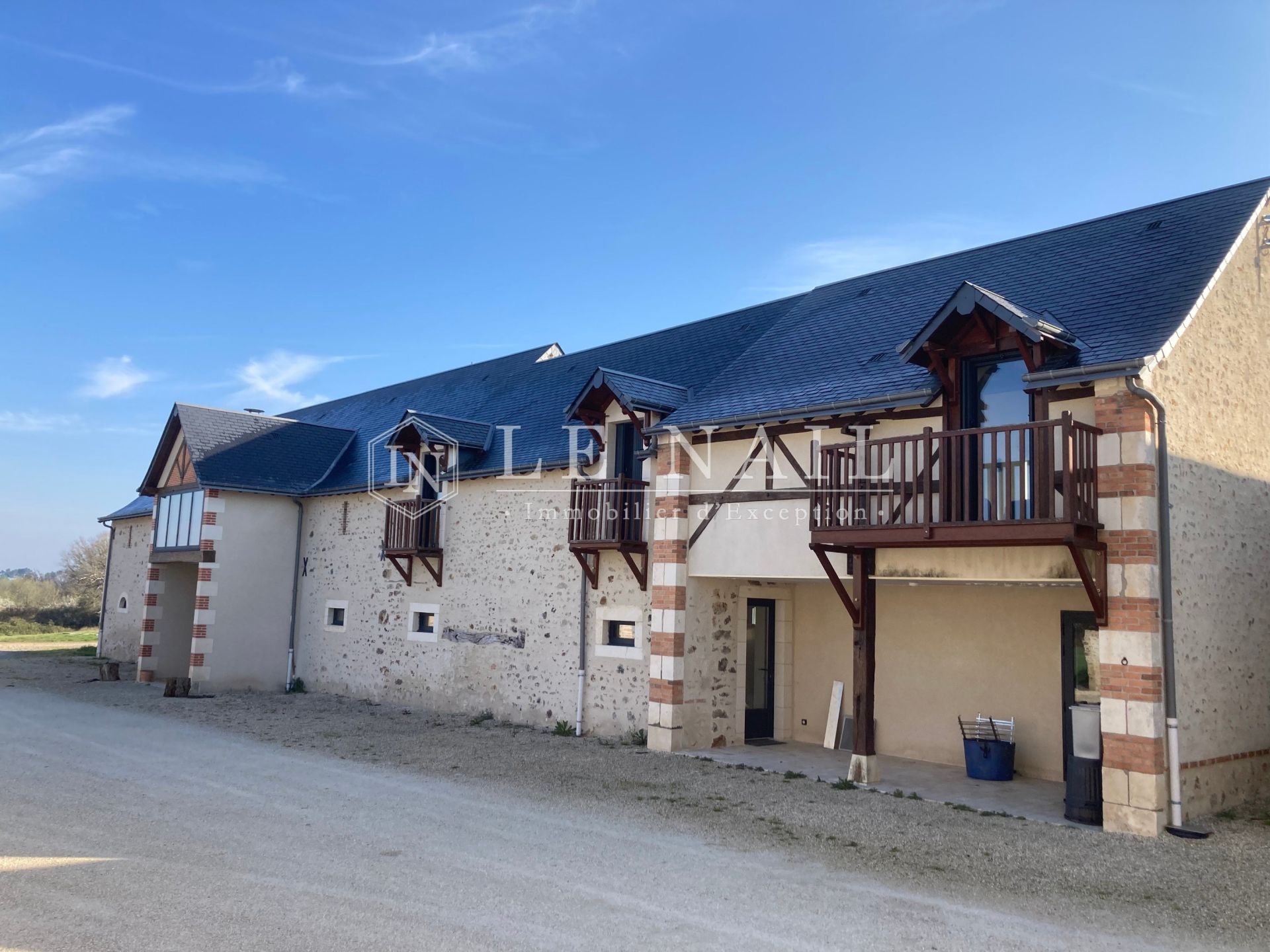 hunting estate 11 rooms for sale on CHATEAUROUX (36000)