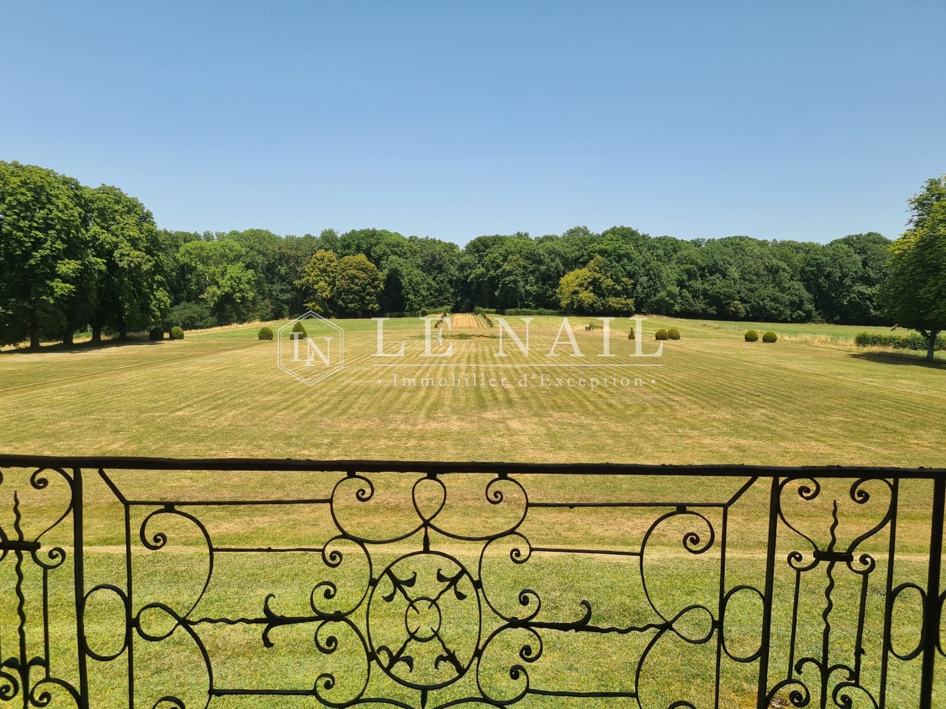 château 20 pièces en vente à FONTENAY LE COMTE (85200)