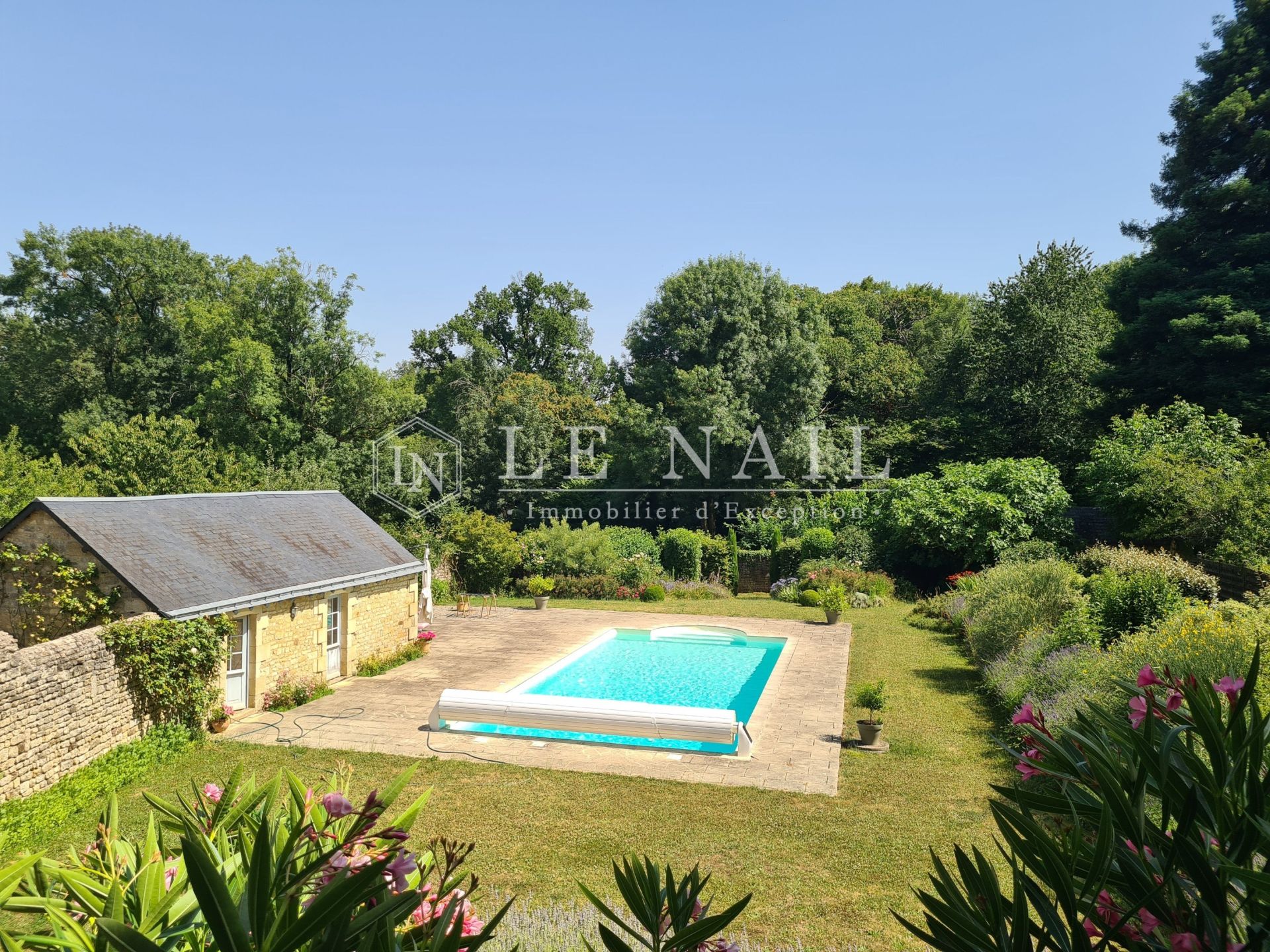 château 20 pièces en vente à FONTENAY LE COMTE (85200)