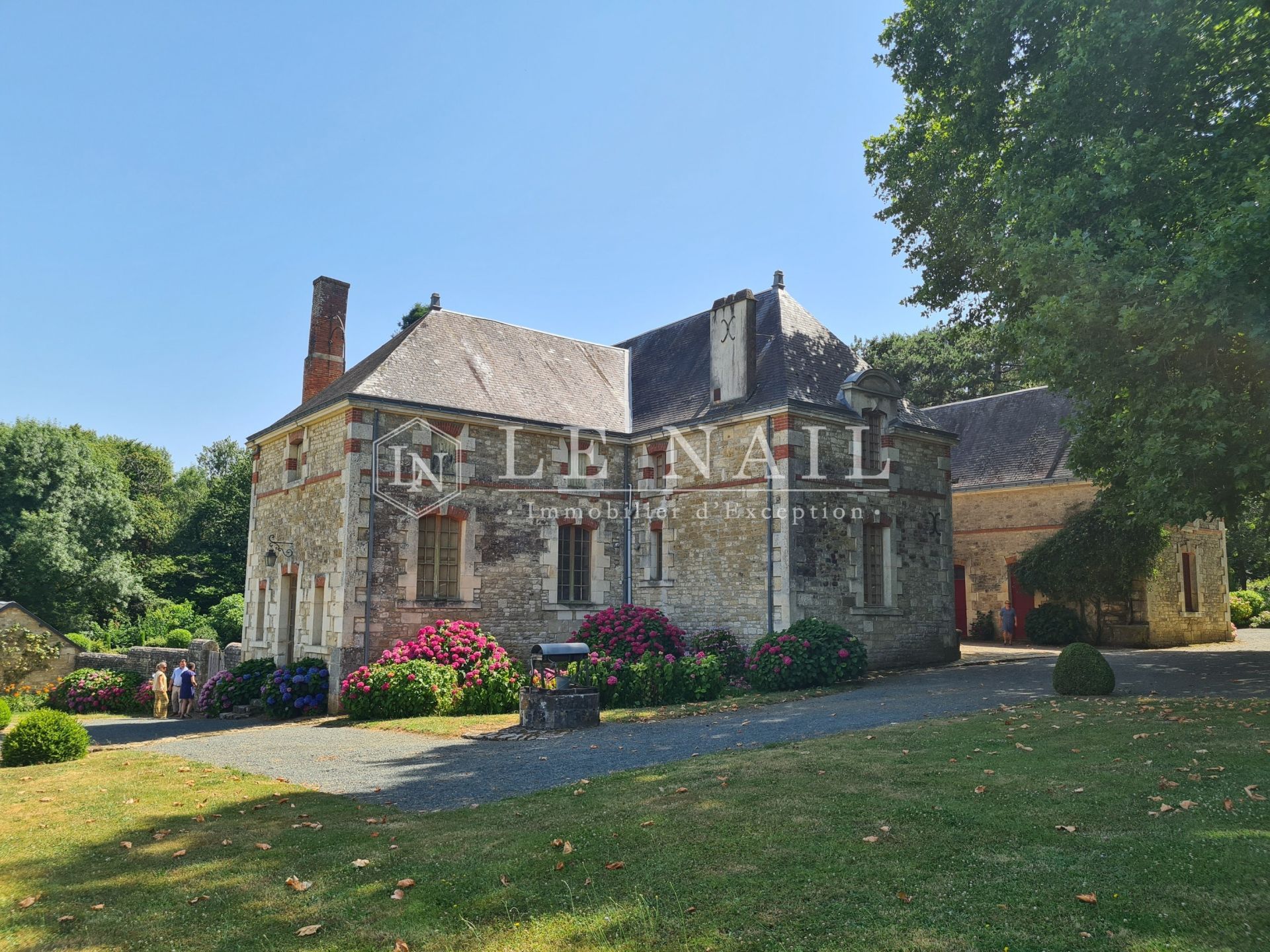 château 20 pièces en vente à FONTENAY LE COMTE (85200)