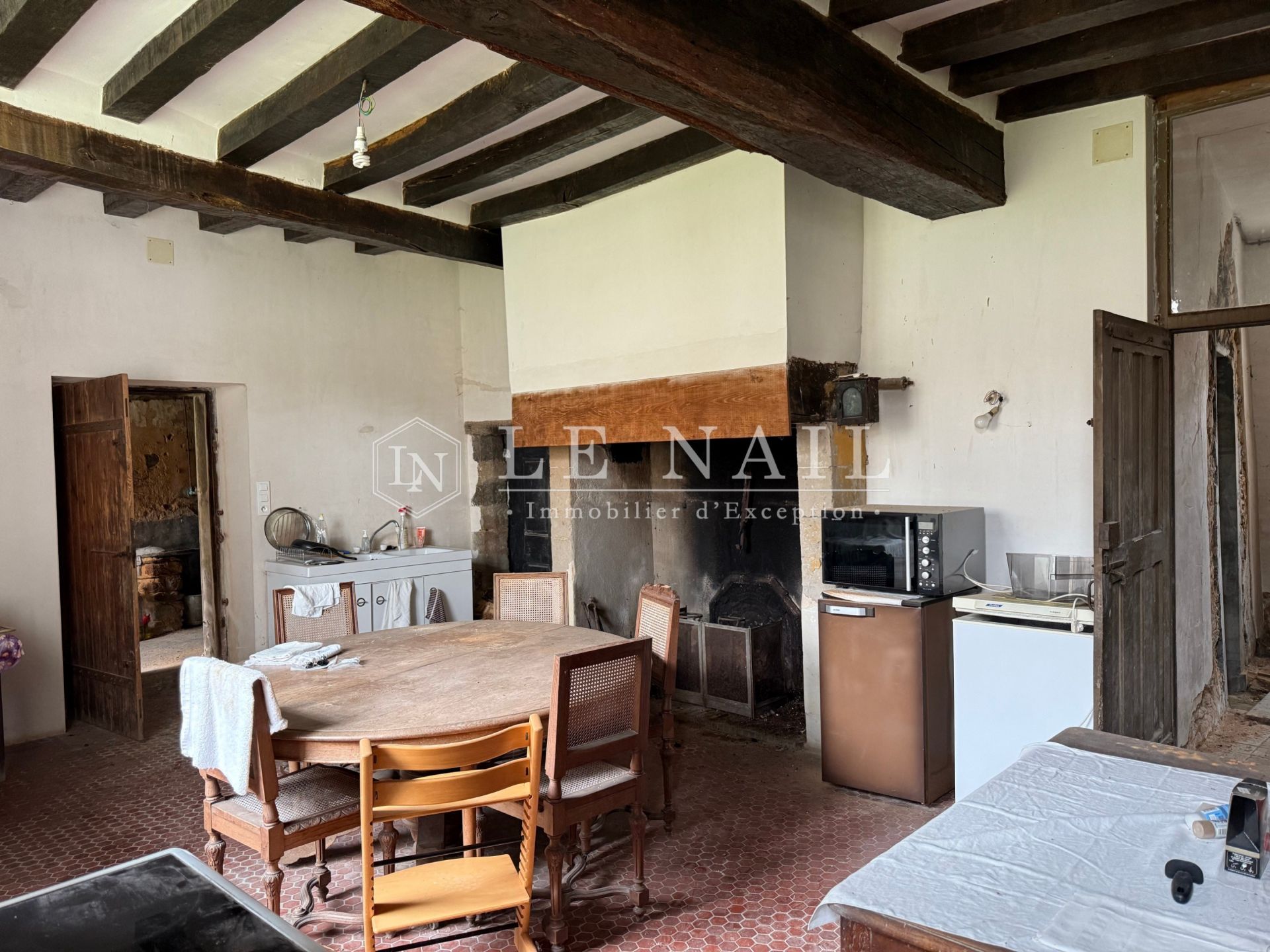 mansion (hôtel particulier) 11 rooms for sale on CRAON (53400)