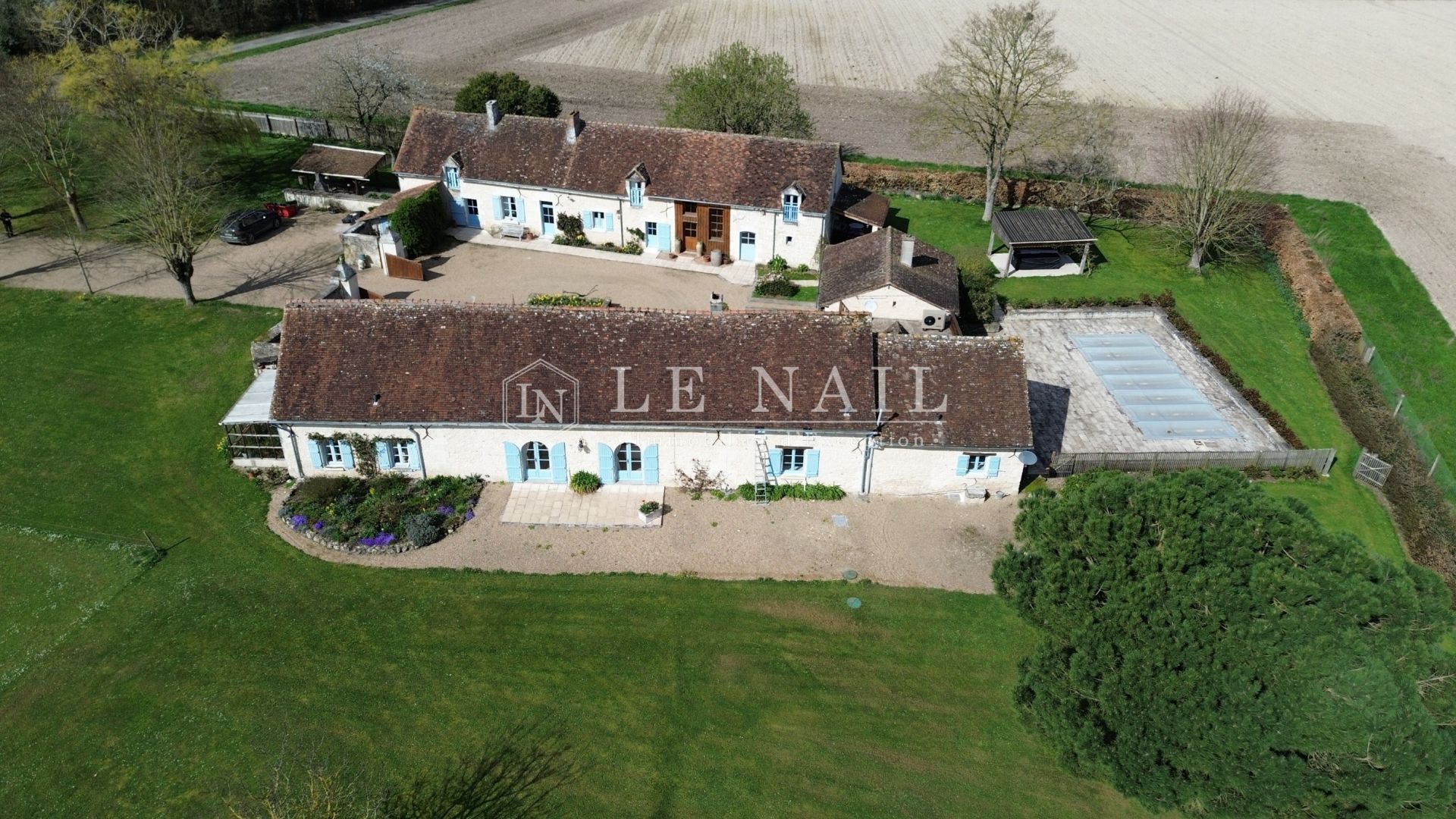 farm complex 9 rooms for sale on RICHELIEU (37120)