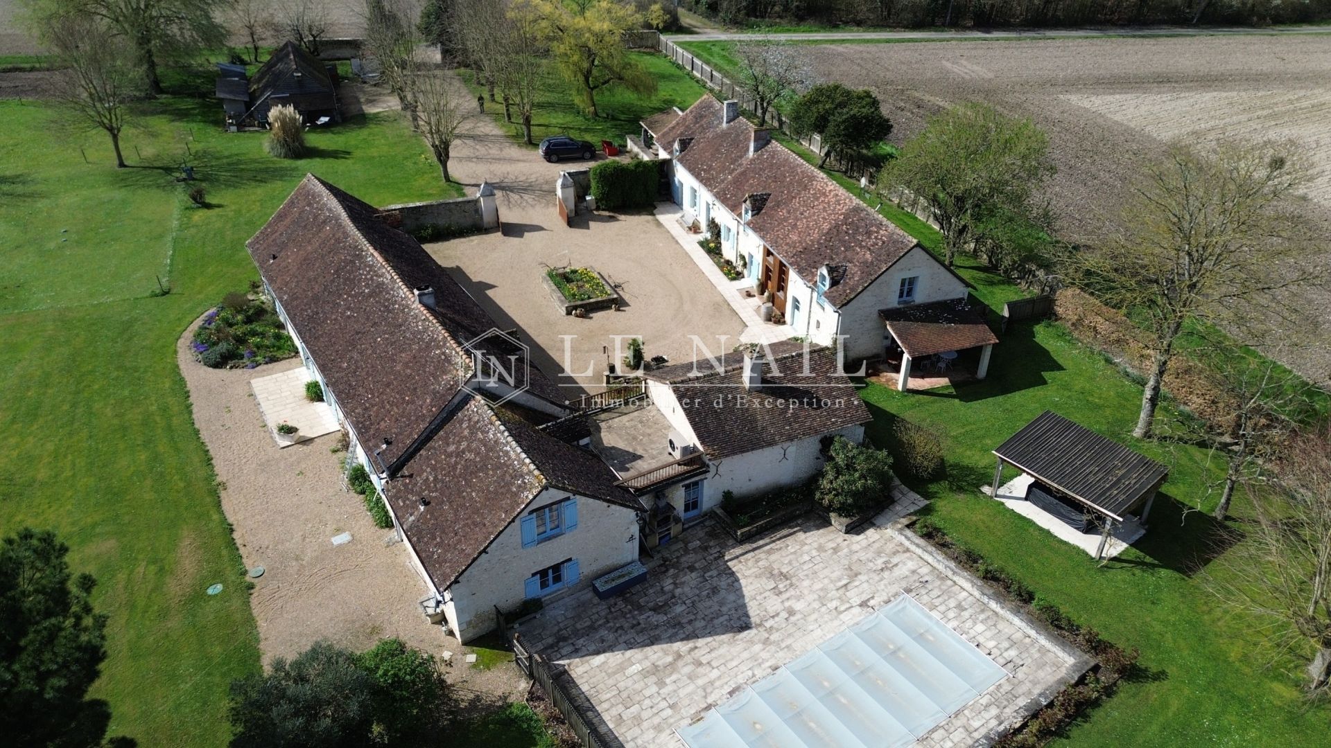 farm complex 9 rooms for sale on RICHELIEU (37120)