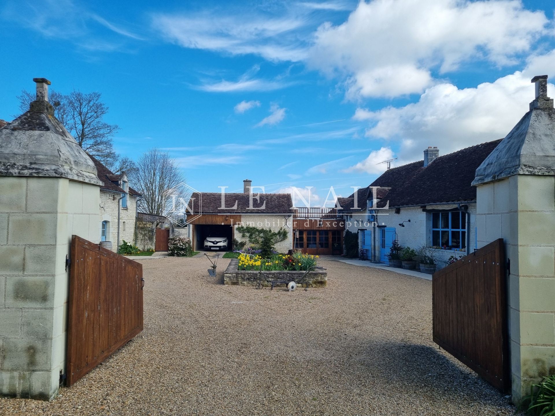 farm complex 9 rooms for sale on RICHELIEU (37120)