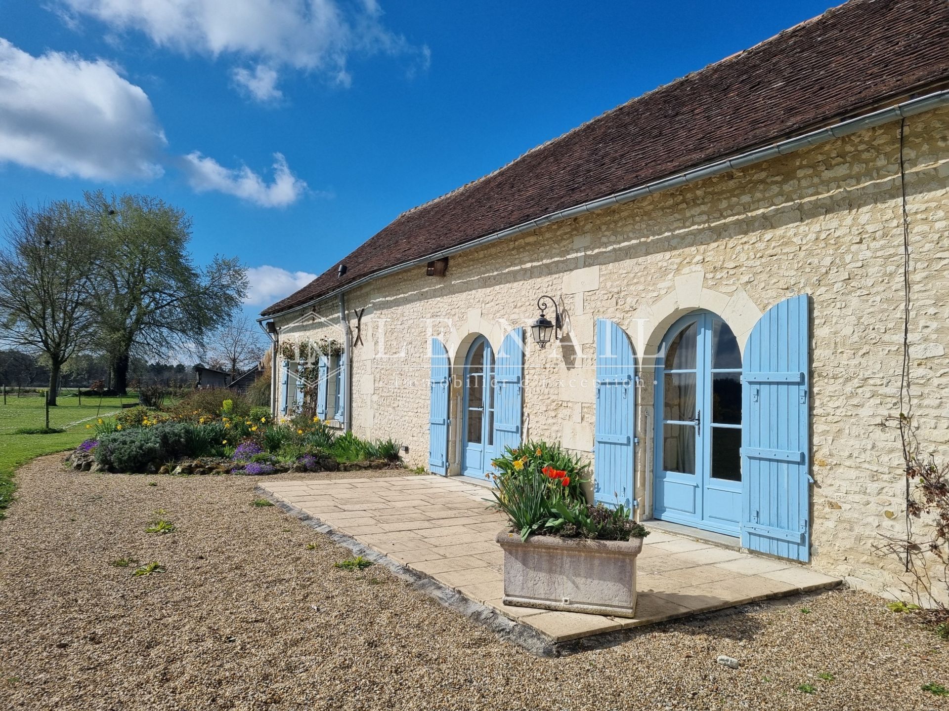 farm complex 9 rooms for sale on RICHELIEU (37120)