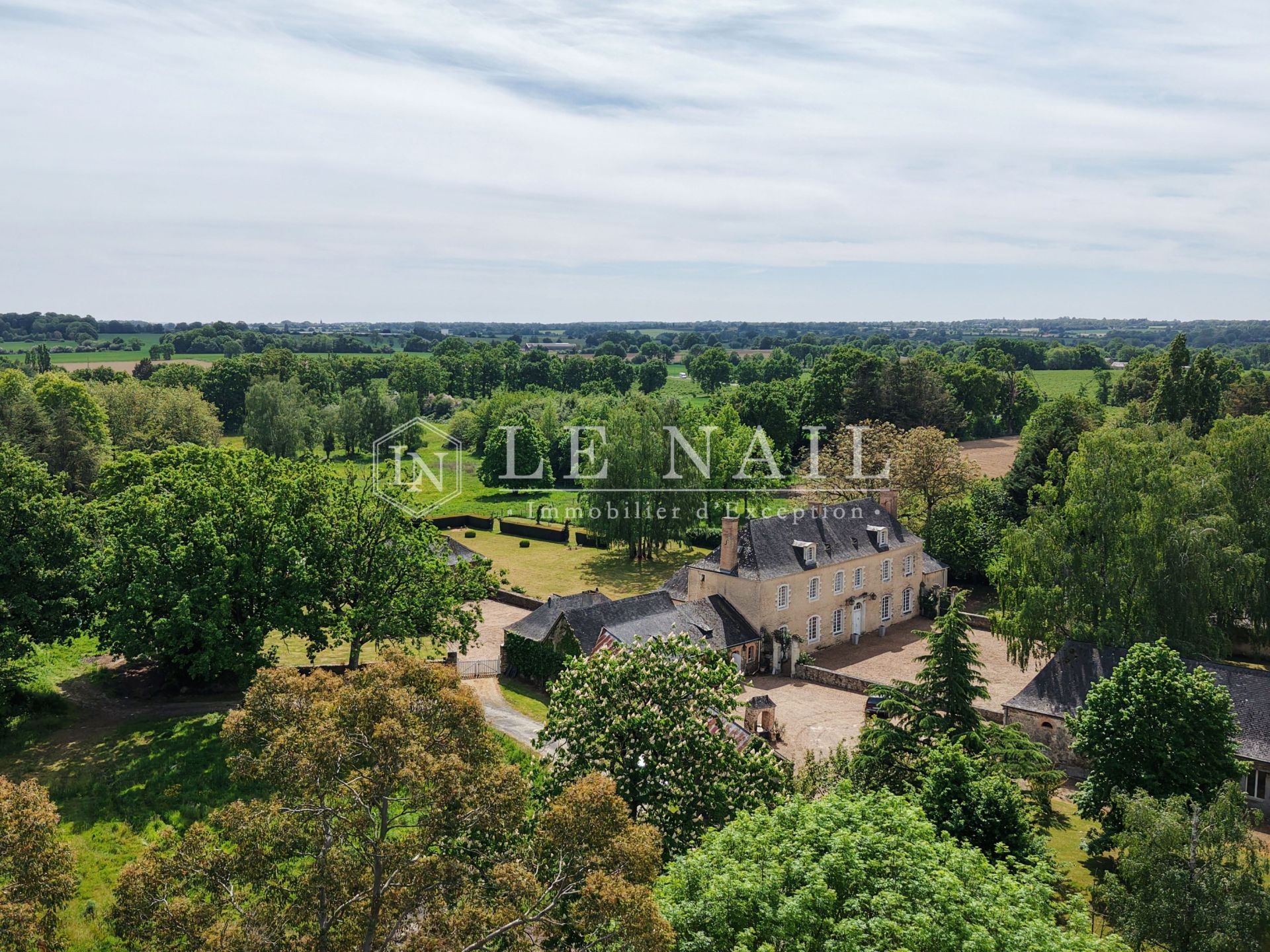 property 17 rooms for sale on CHATEAU GONTIER (53200)