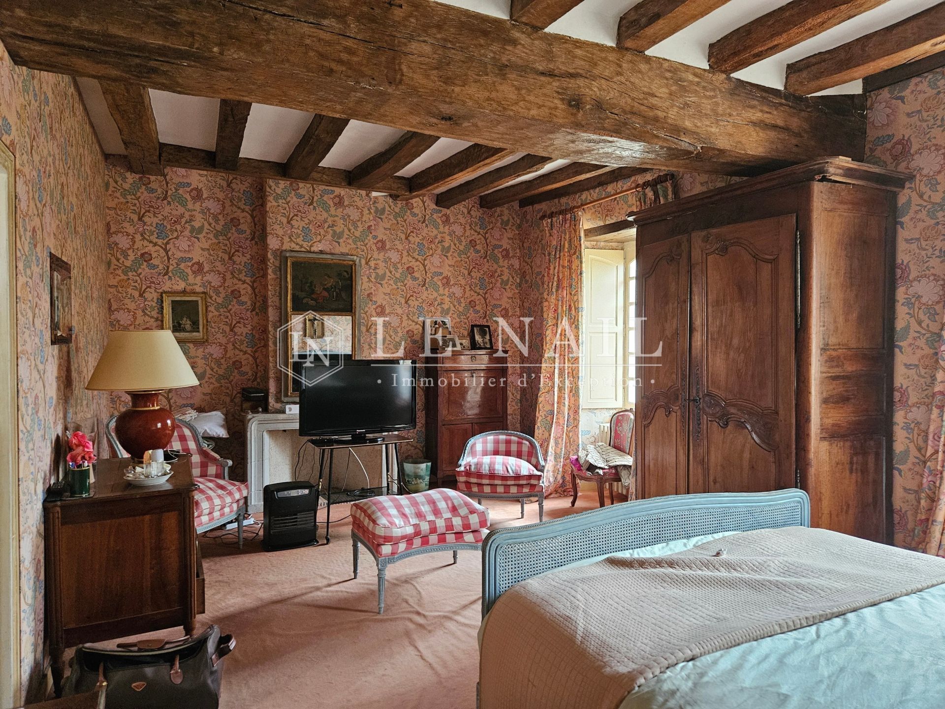 property 17 rooms for sale on CHATEAU GONTIER (53200)