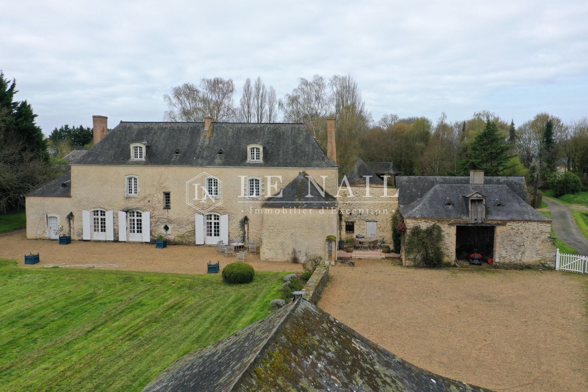 propriété 17 pièces en vente à CHATEAU GONTIER (53200)