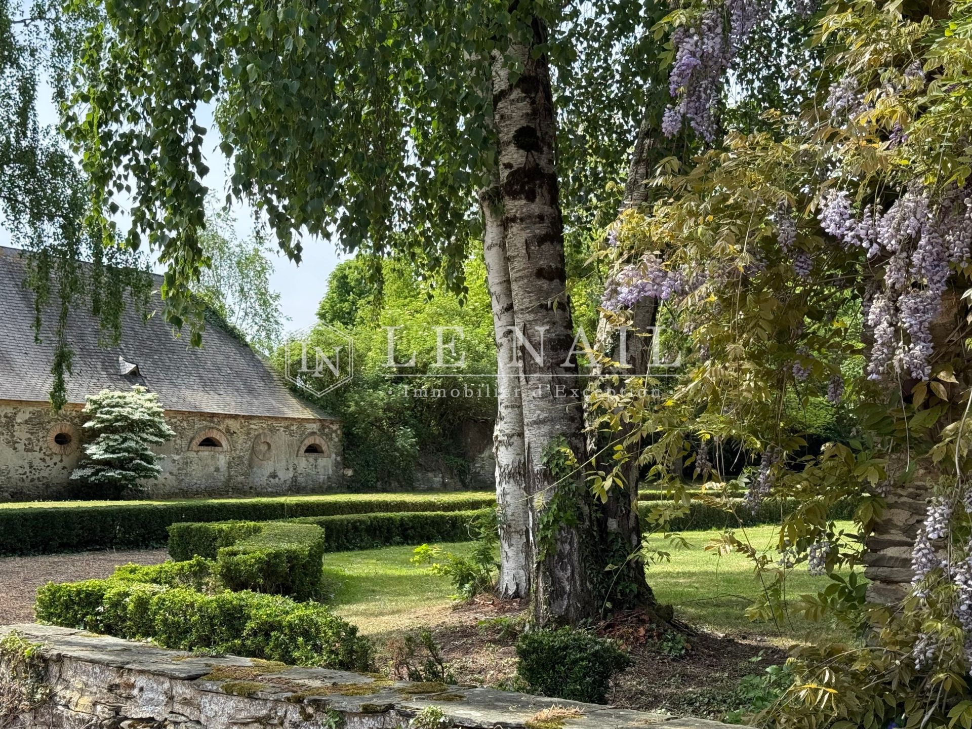 property 17 rooms for sale on CHATEAU GONTIER (53200)