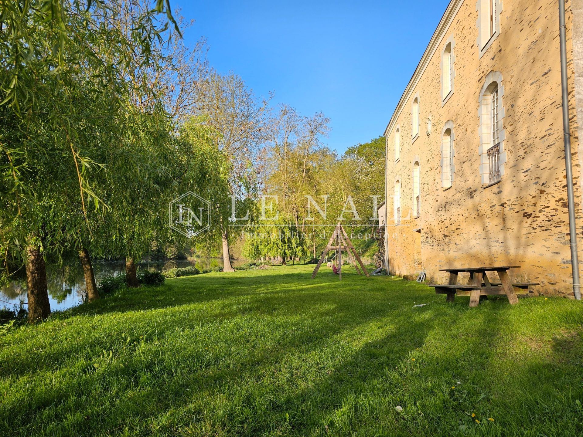 maison 8 pièces en vente à SEGRE EN ANJOU BLEU (49500)