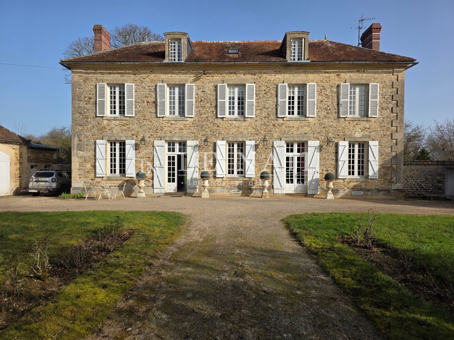 propriété 10 pièces en vente à ARGENTAN (61200)