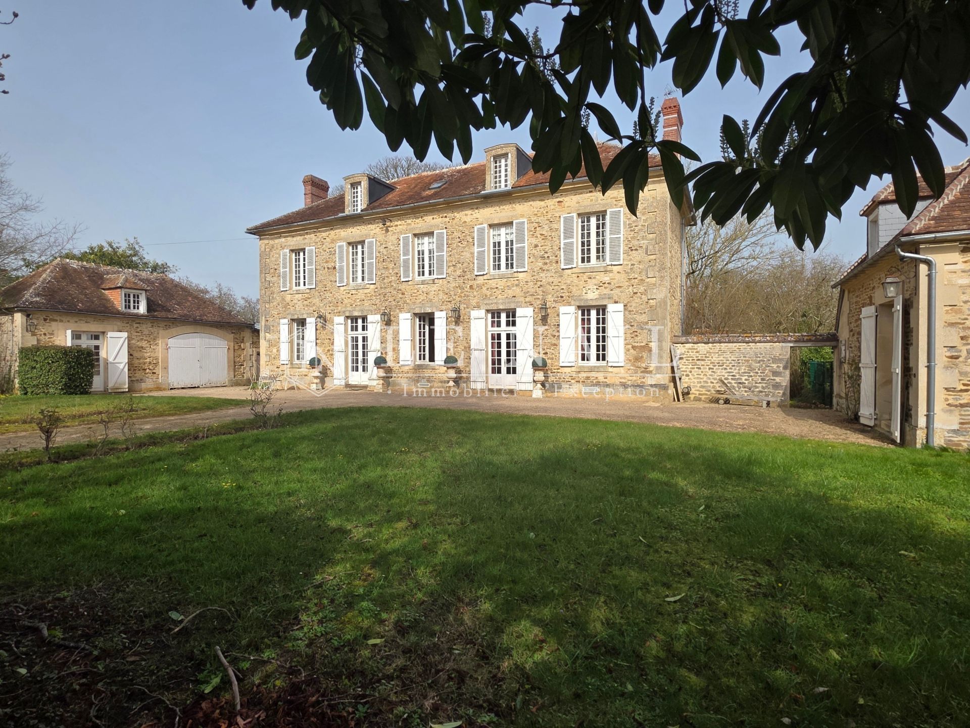 propriété 10 pièces en vente à ARGENTAN (61200)