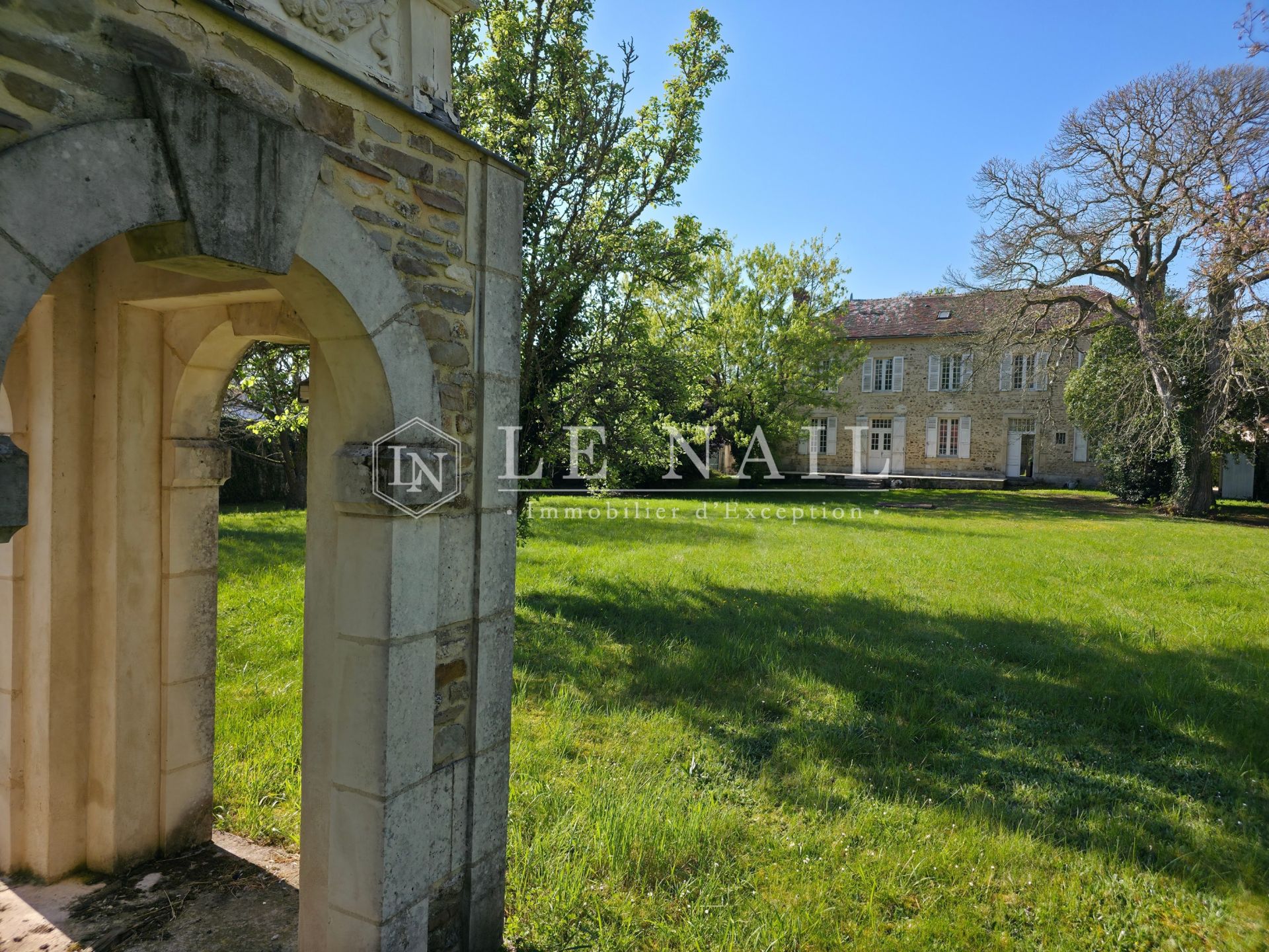 property 10 rooms for sale on ARGENTAN (61200)