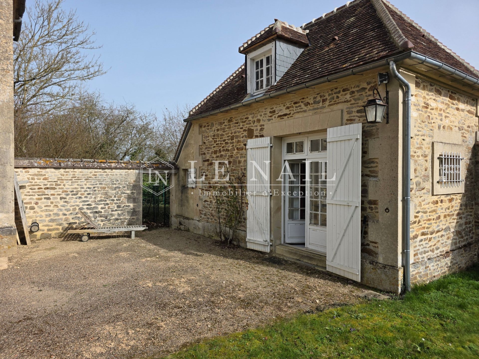 property 10 rooms for sale on ARGENTAN (61200)
